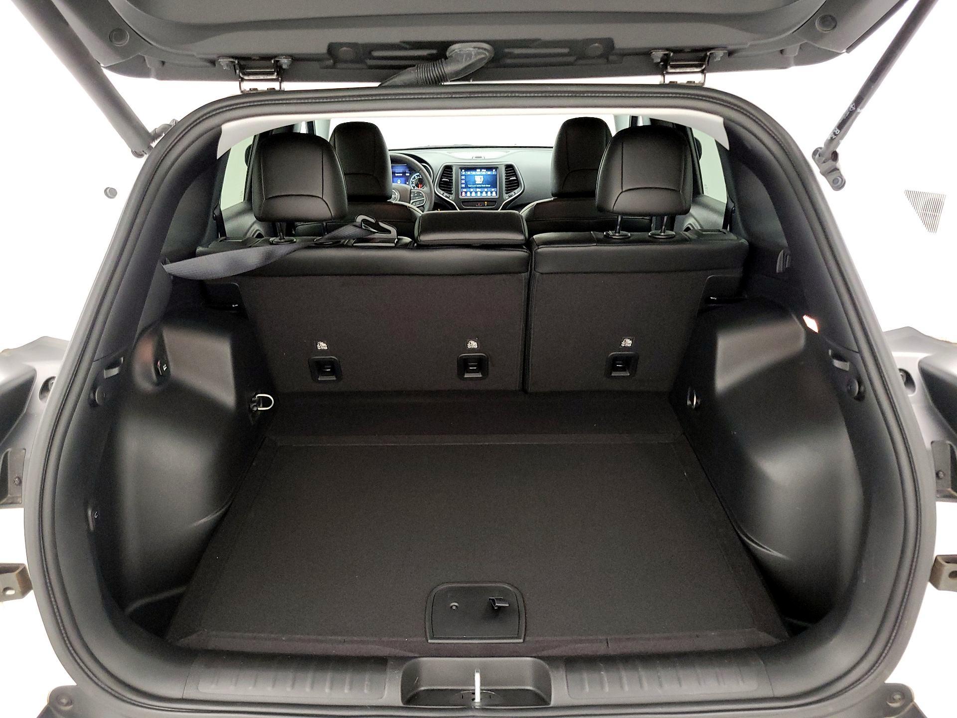 Thumbnail: 2022 Jeep Cherokee - 20