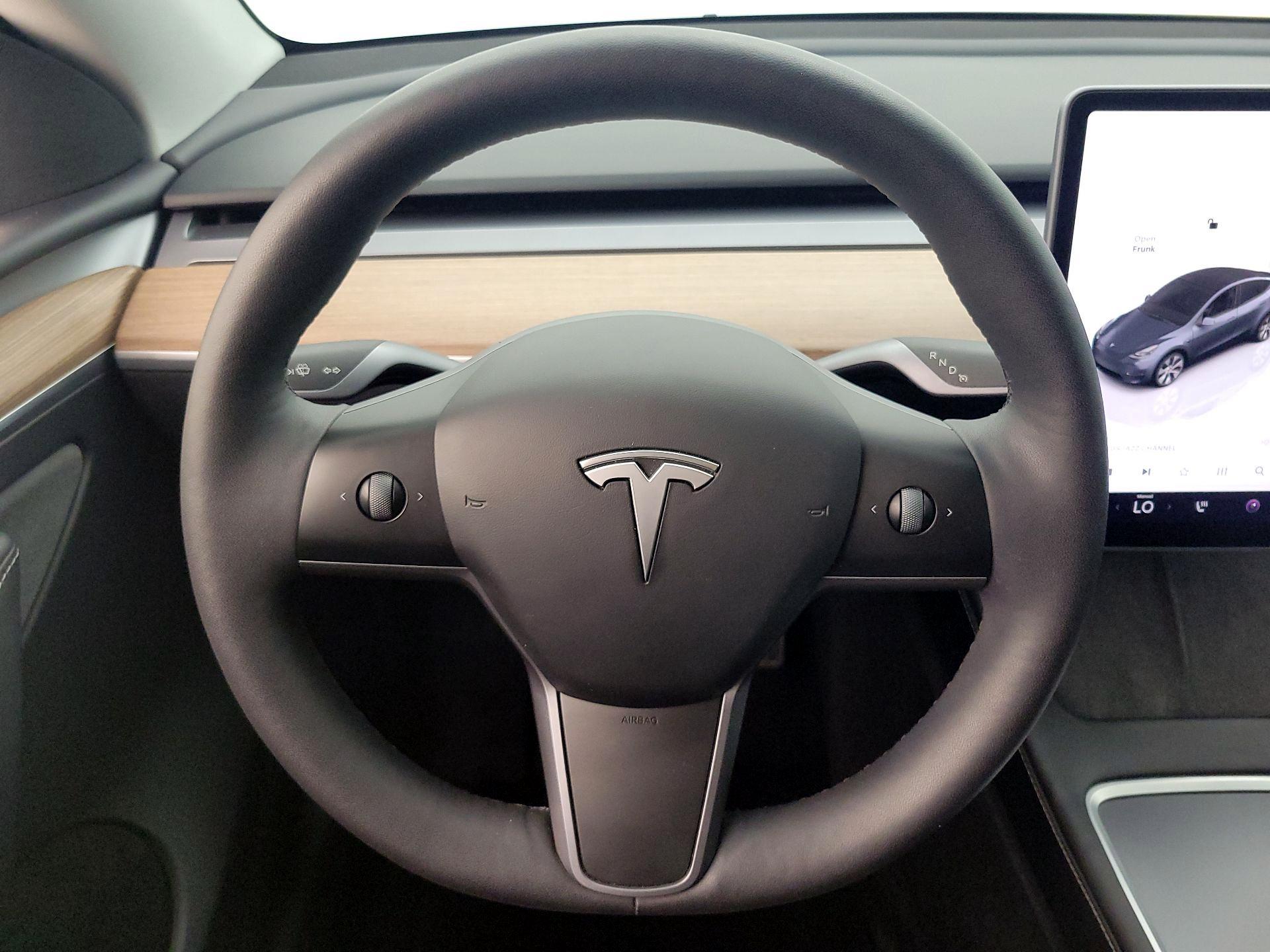Thumbnail: 2023 Tesla Model Y - 10