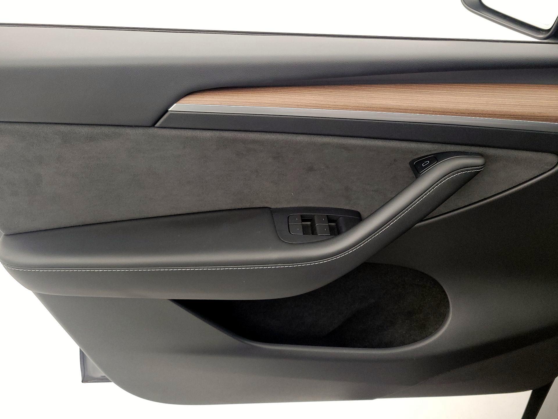 Thumbnail: 2023 Tesla Model Y - 12