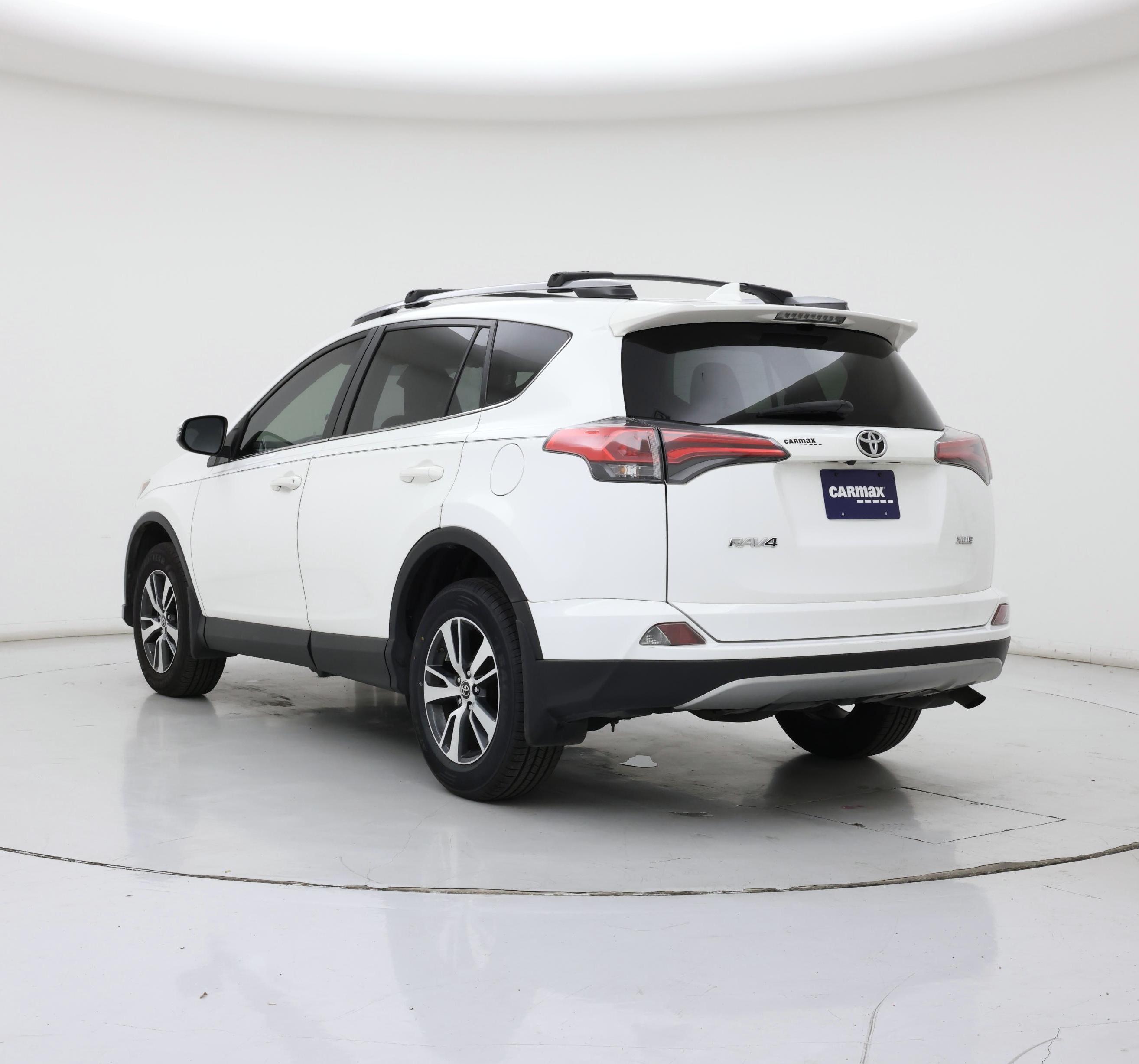 Thumbnail: 2017 Toyota RAV4 - 2