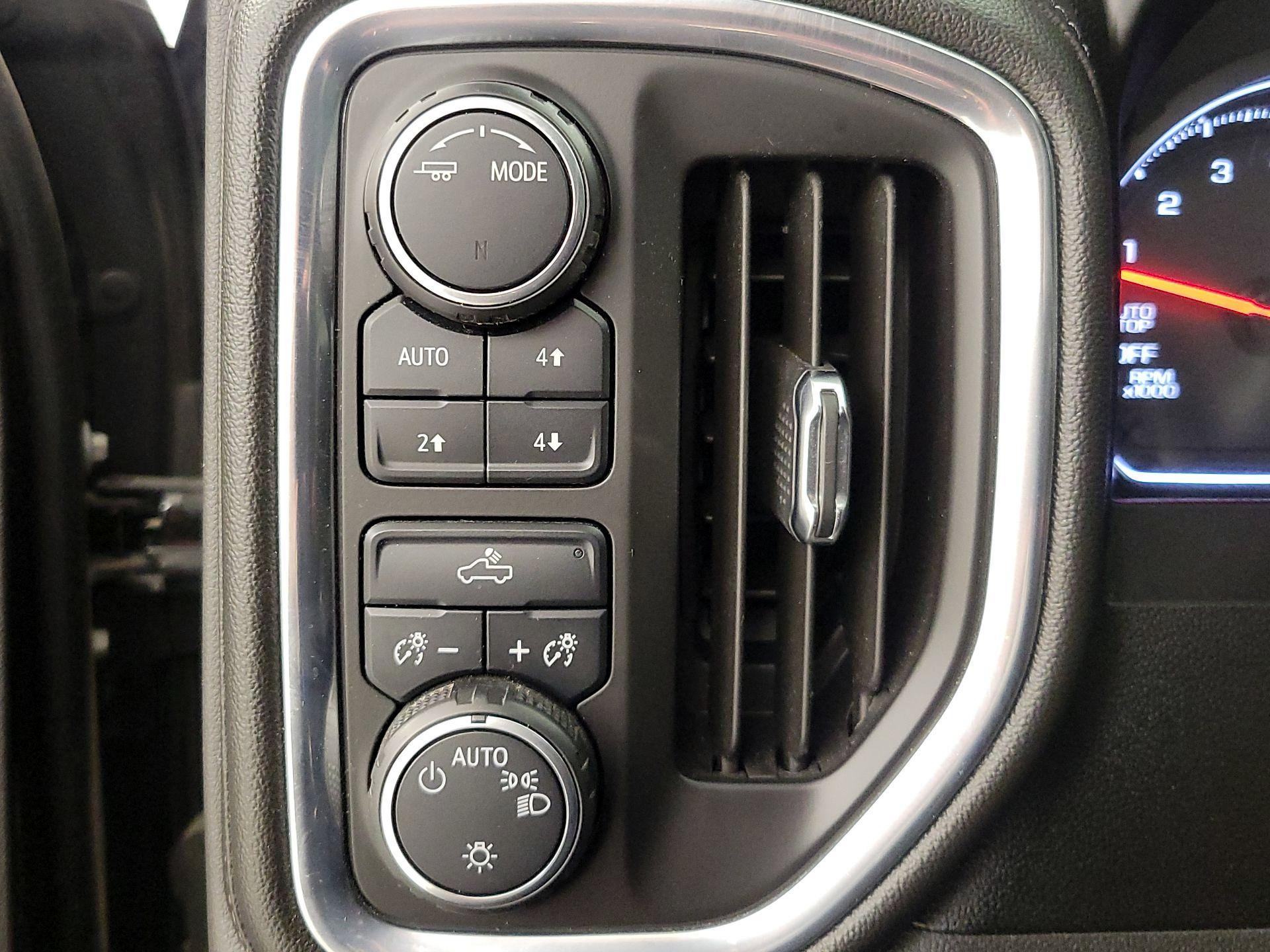 Thumbnail: 2020 Chevrolet Silverado 1500 - 13