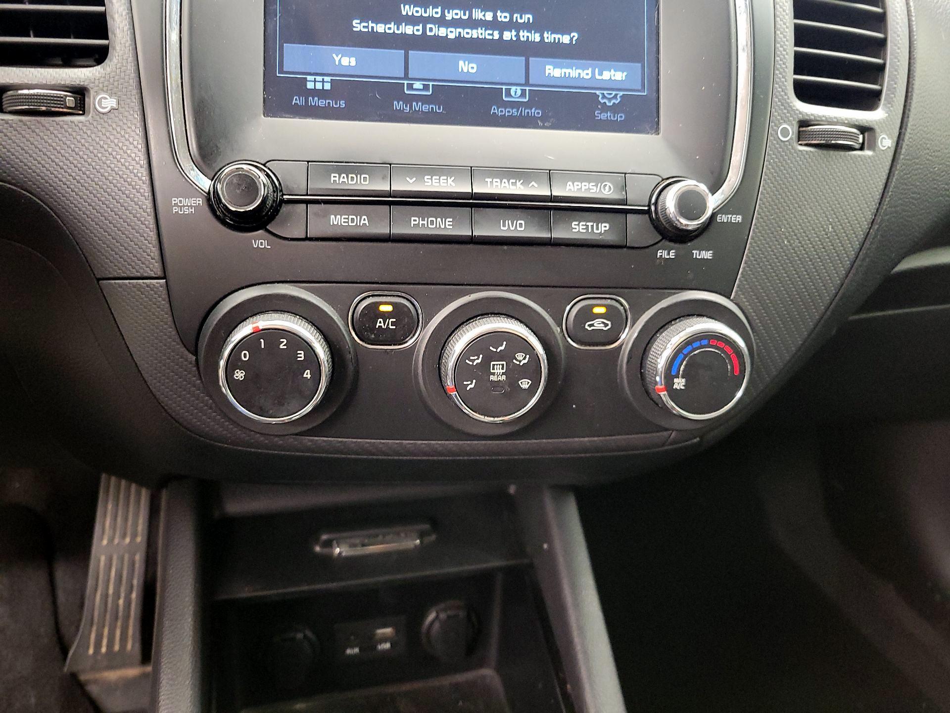 Thumbnail: 2018 Kia Forte - 16