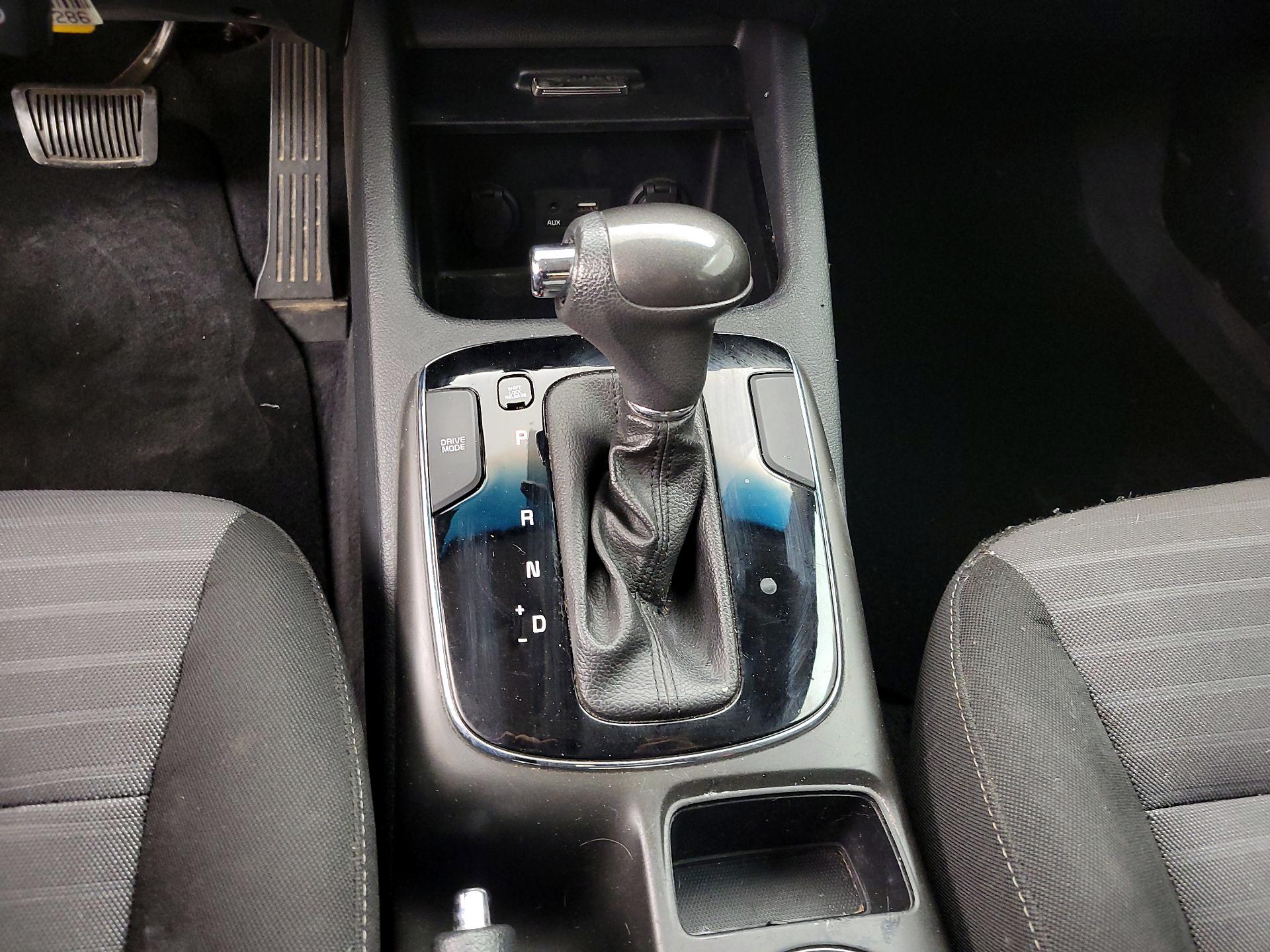 Thumbnail: 2018 Kia Forte - 17