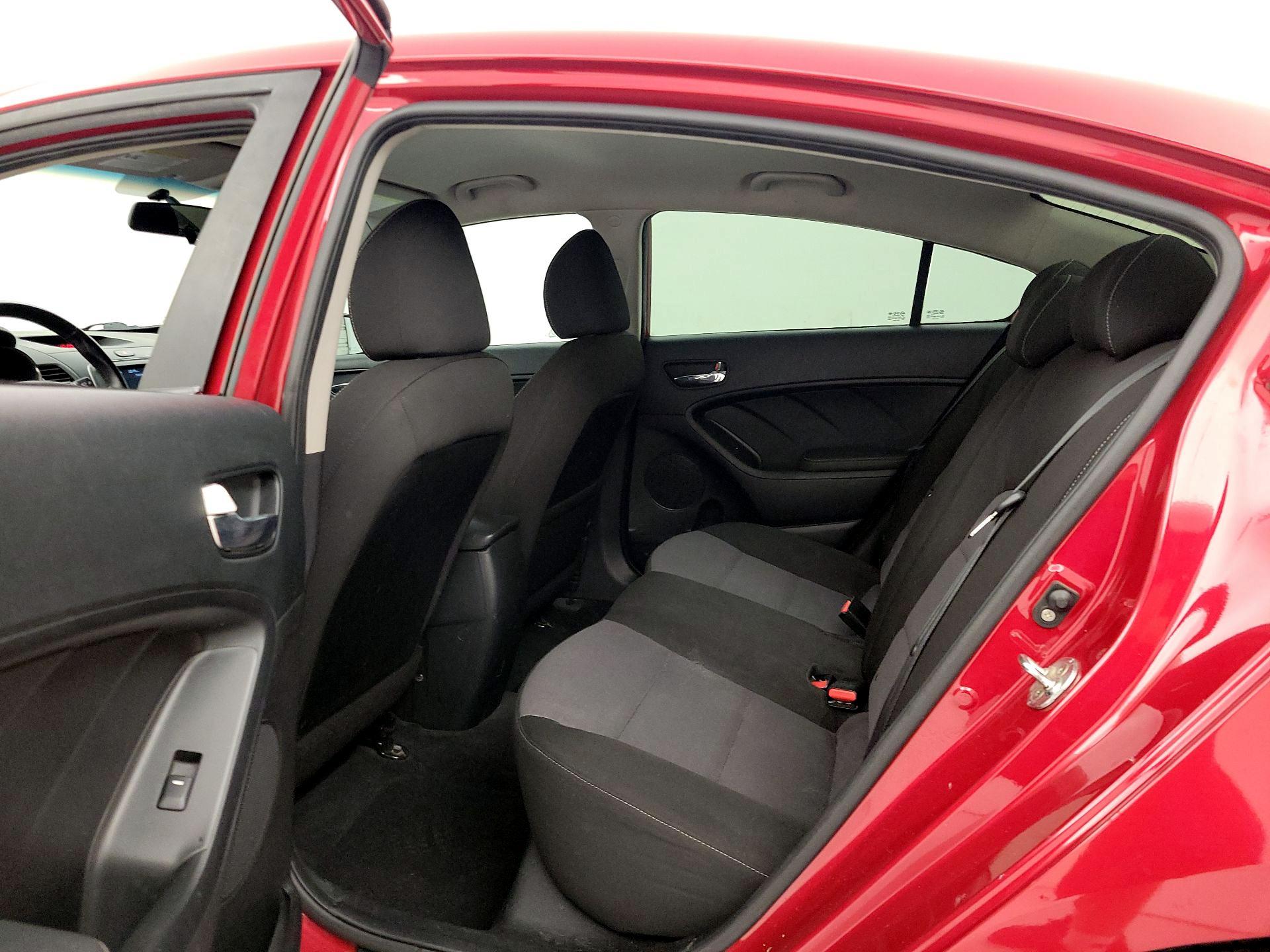 Thumbnail: 2018 Kia Forte - 19