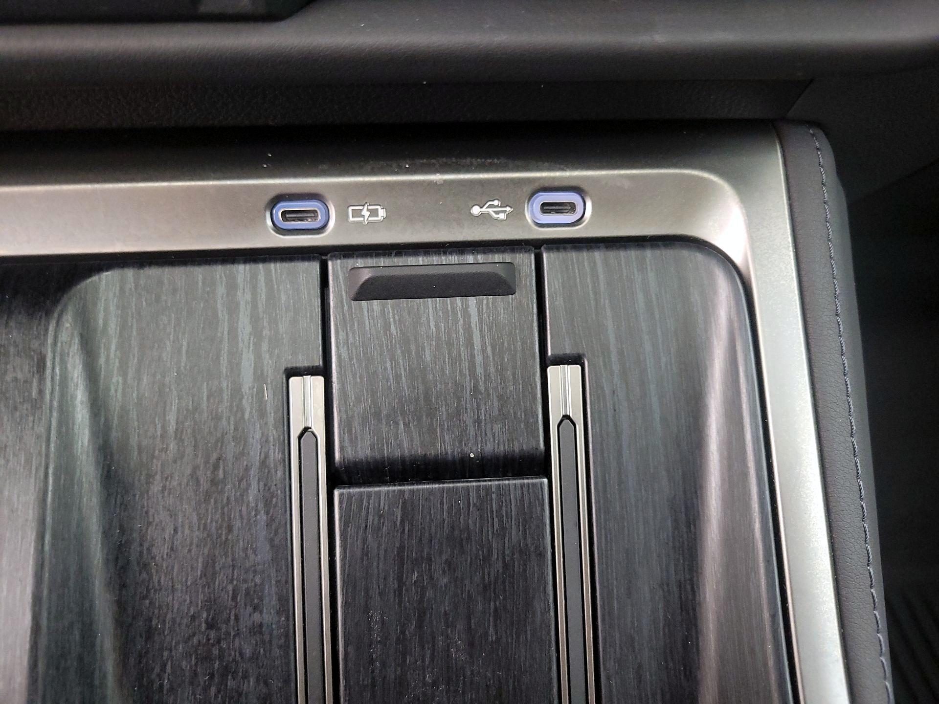 Thumbnail: 2024 Lexus GX - 19