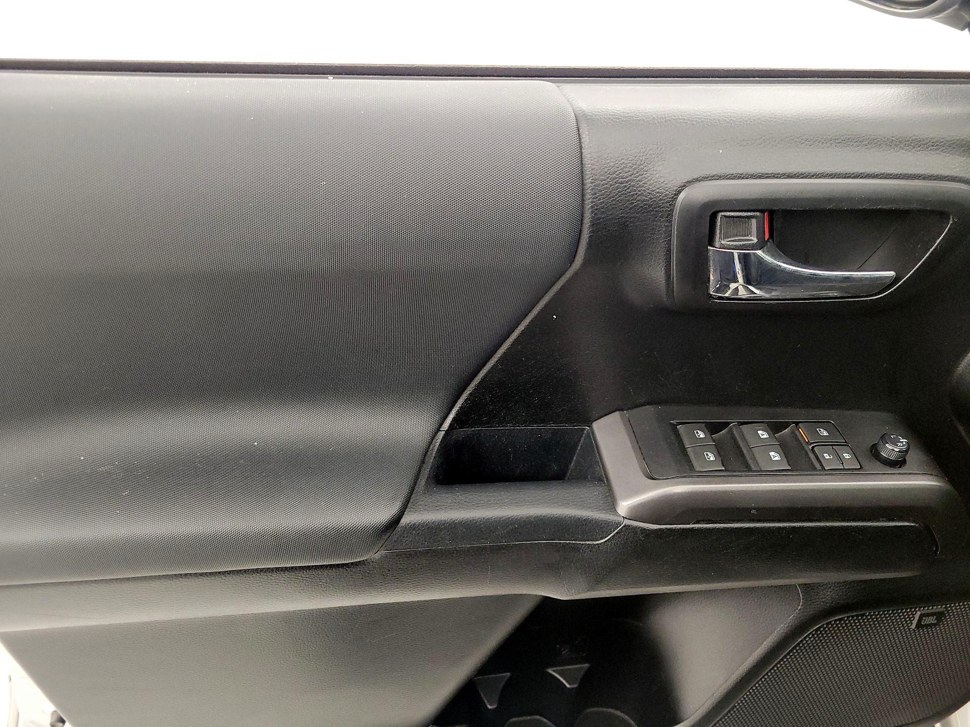 Thumbnail: 2022 Toyota Tacoma - 12