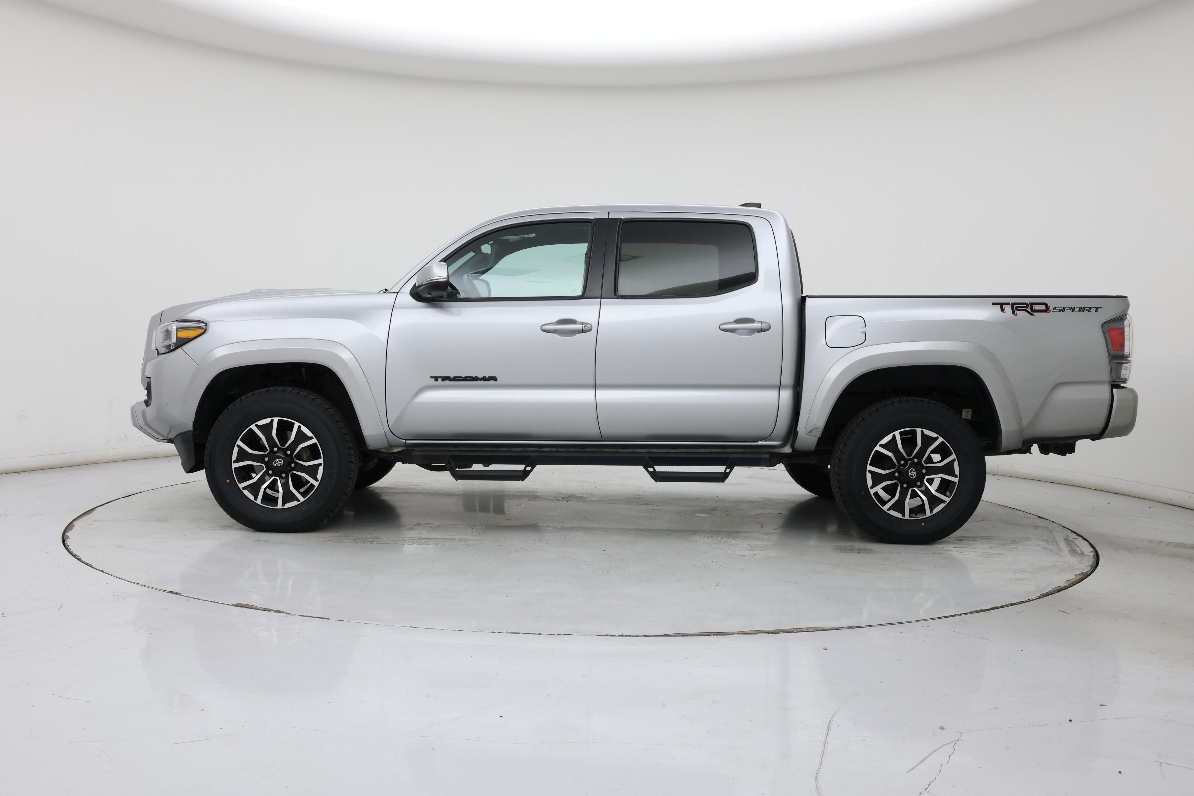 Thumbnail: 2022 Toyota Tacoma - 3