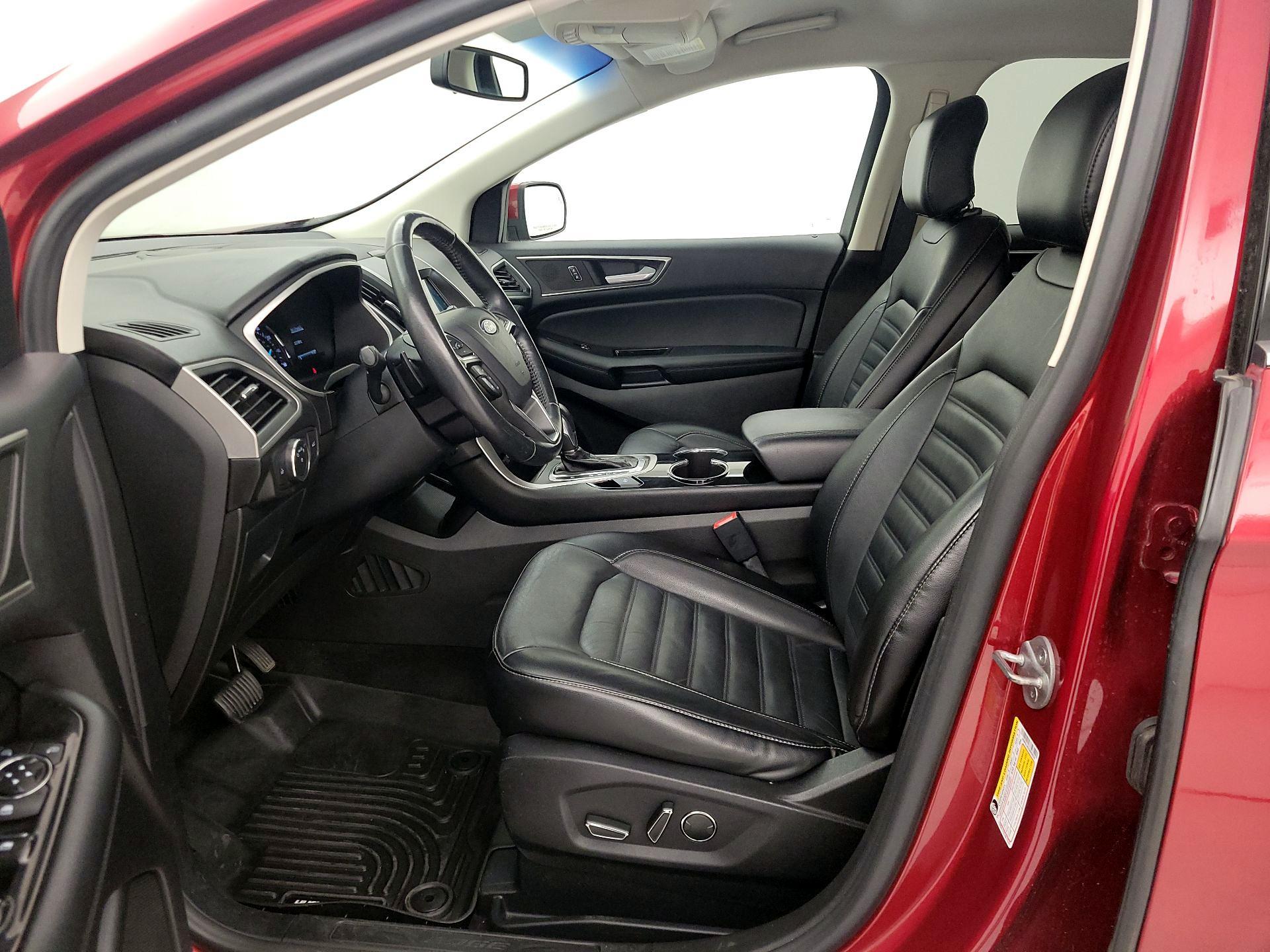 Thumbnail: 2016 Ford Edge - 11