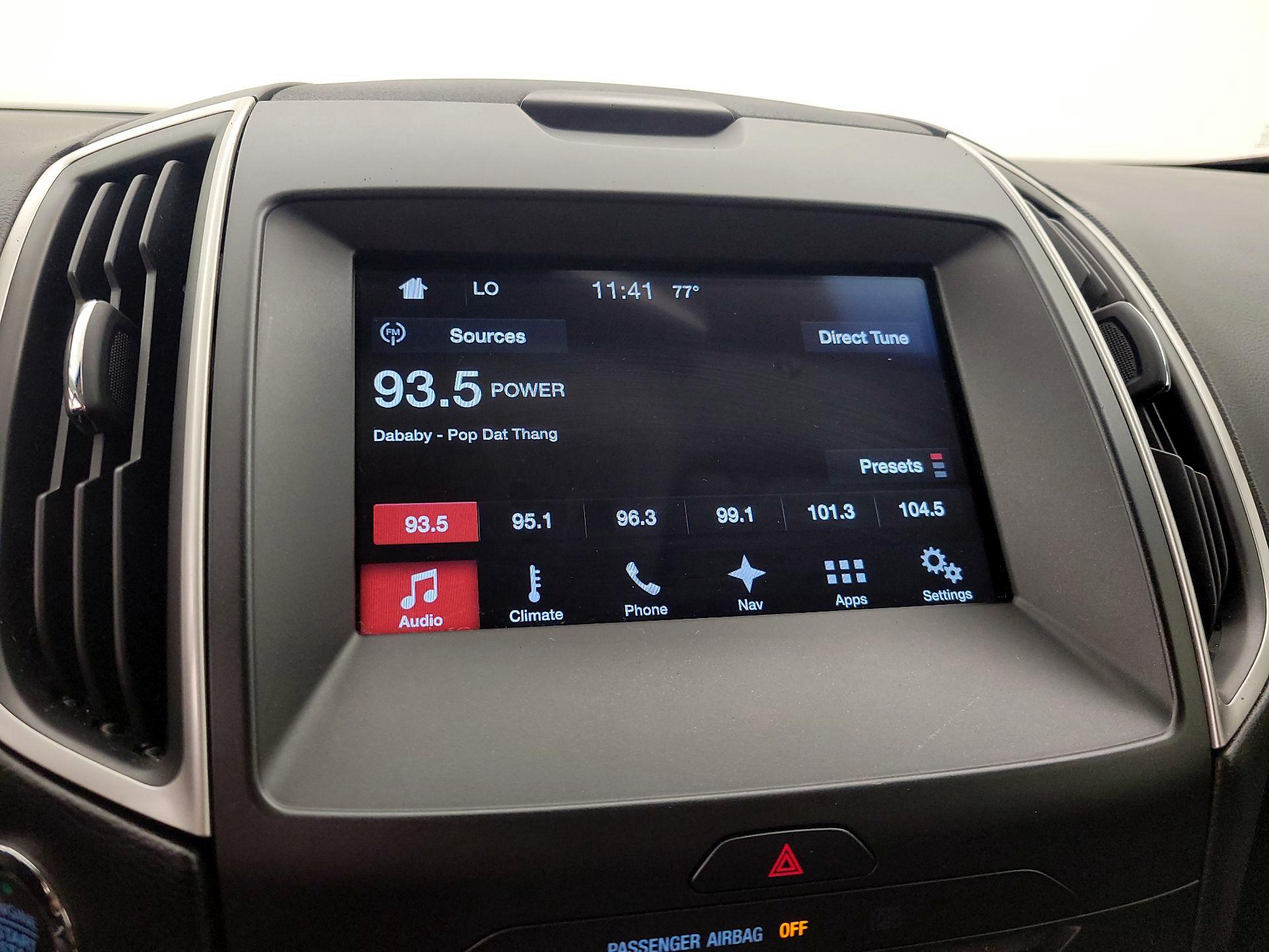 Thumbnail: 2016 Ford Edge - 16