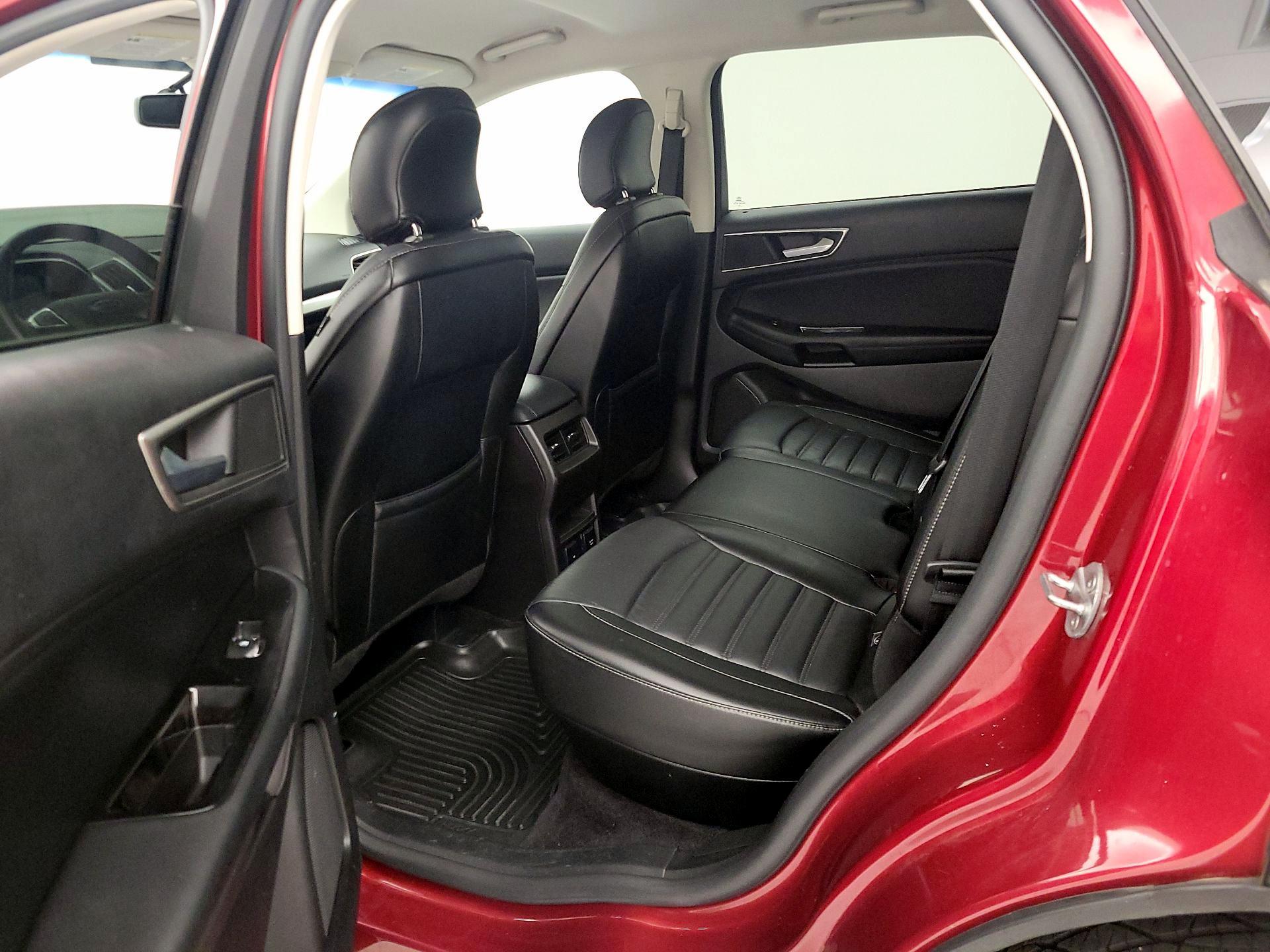 Thumbnail: 2016 Ford Edge - 20