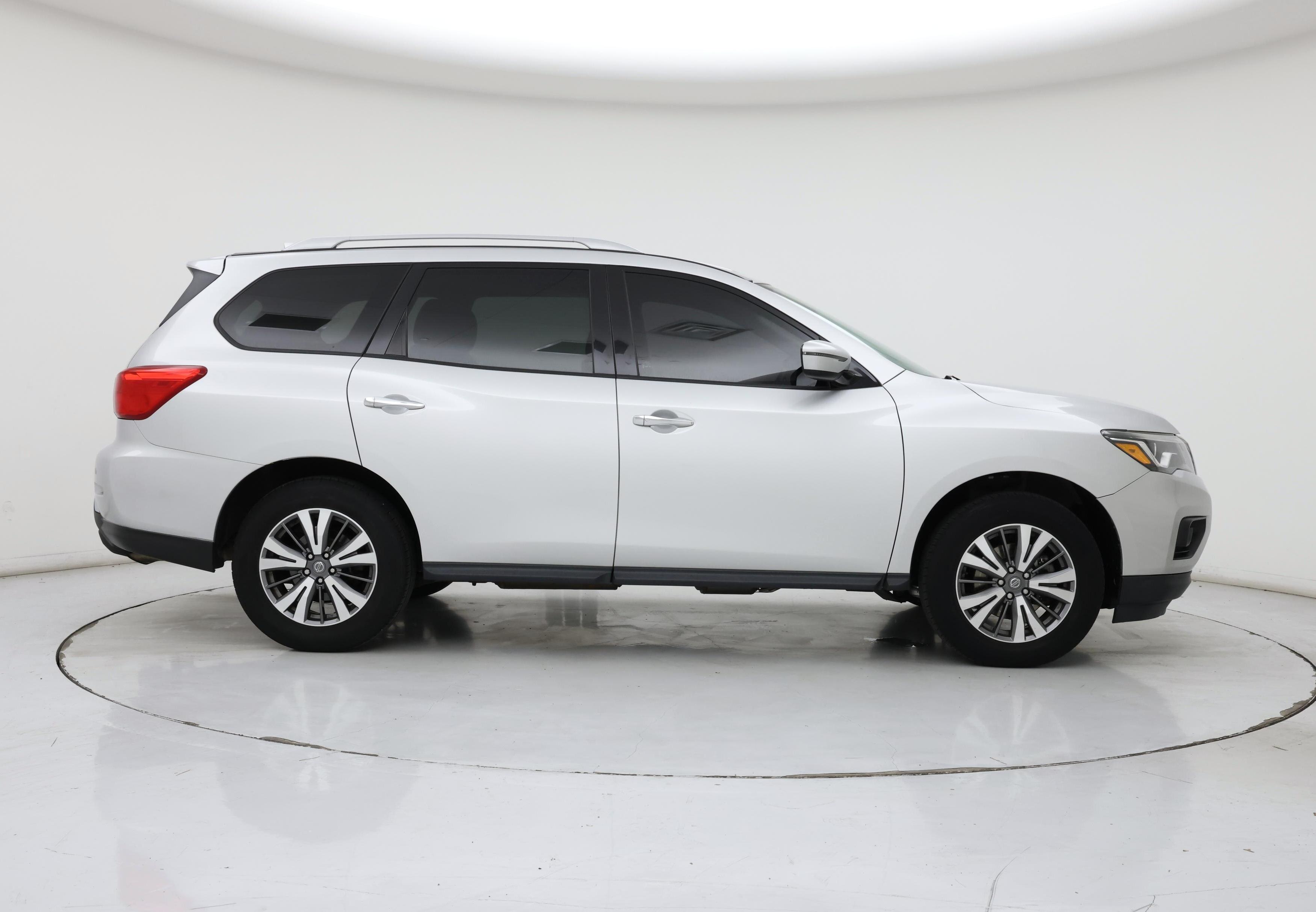 Thumbnail: 2020 Nissan Pathfinder - 7