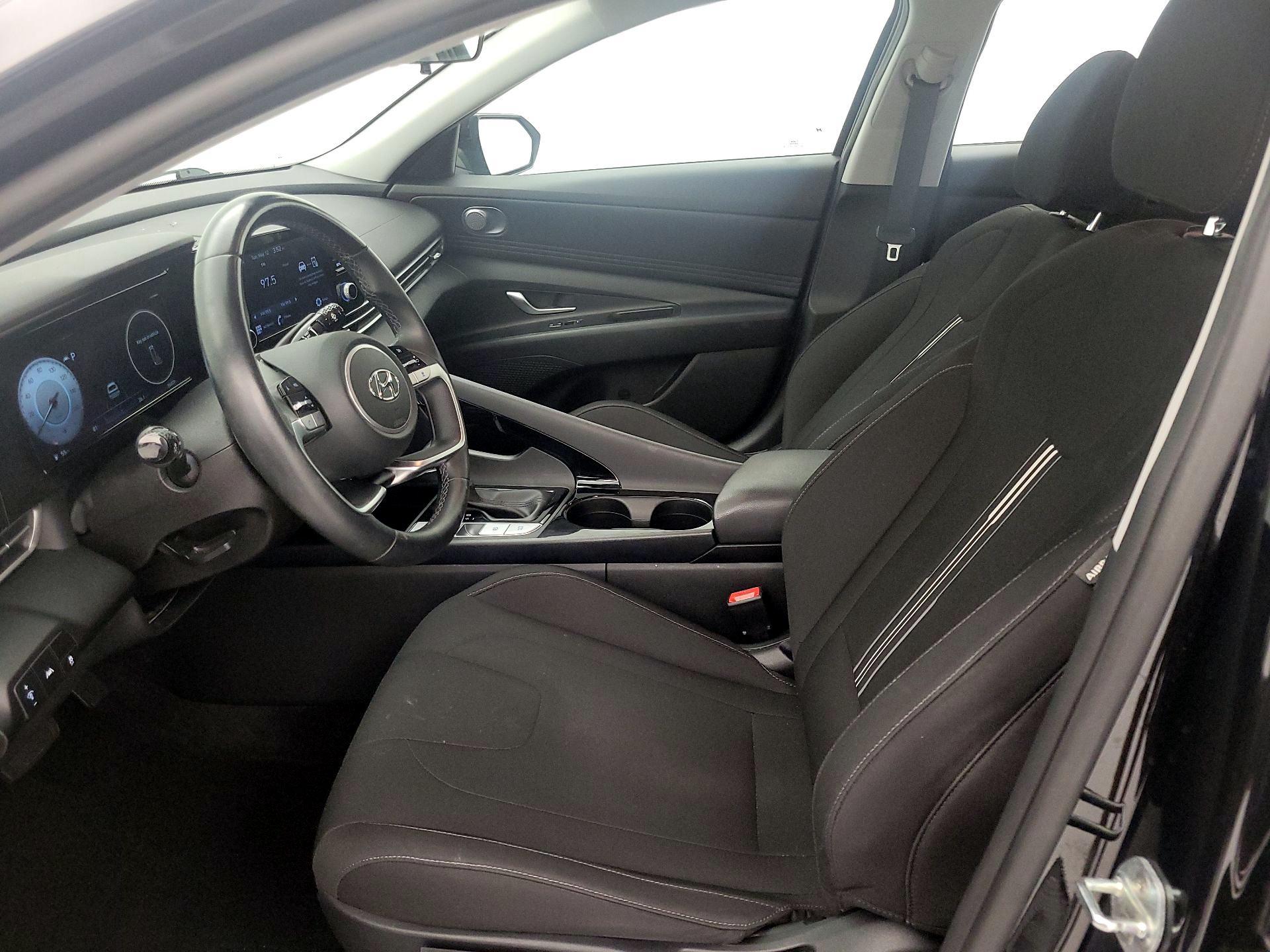 Thumbnail: 2021 Hyundai Elantra - 11