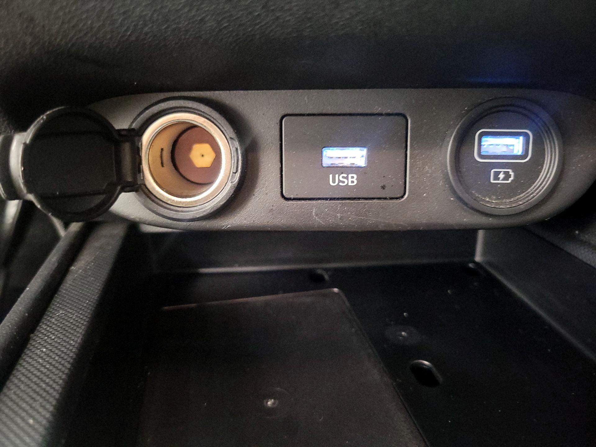 Thumbnail: 2021 Hyundai Elantra - 18