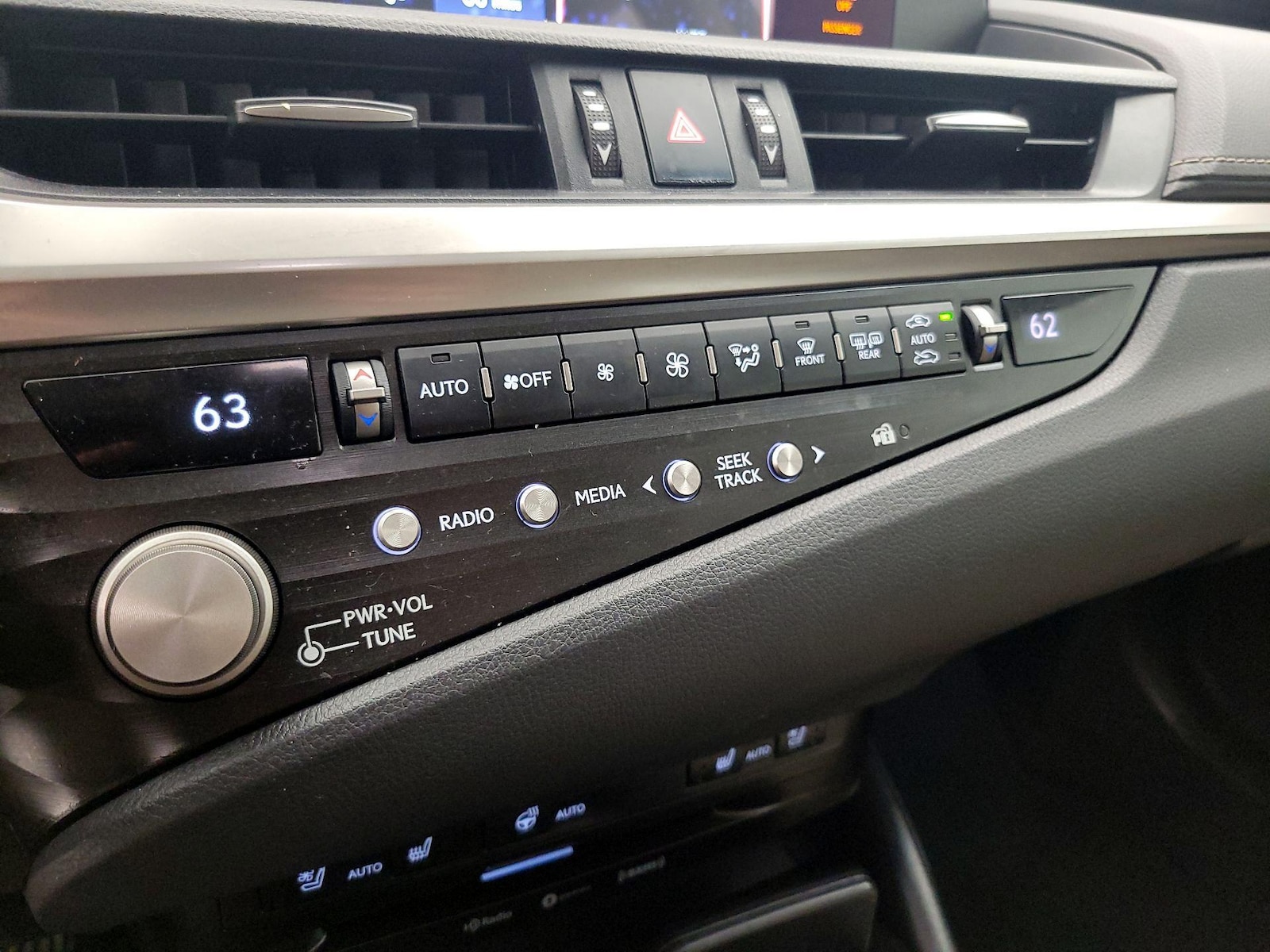 2021 Lexus ES 350 - Photo 7