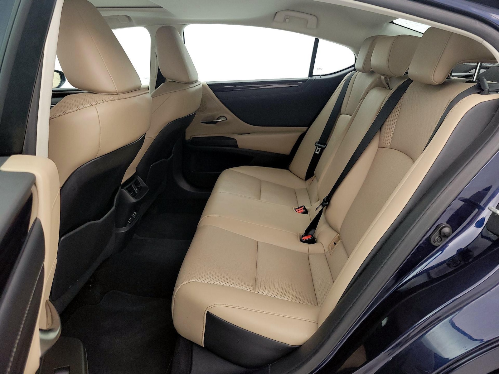 2021 Lexus ES 350 - Photo 11