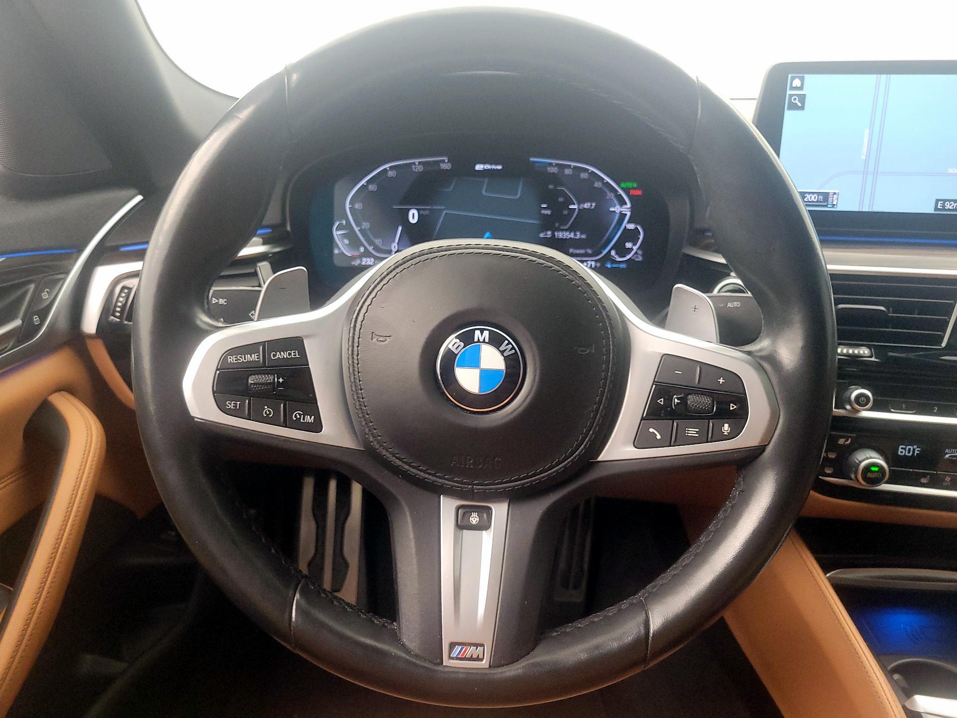 Thumbnail: 2021 BMW 5 Series - 10