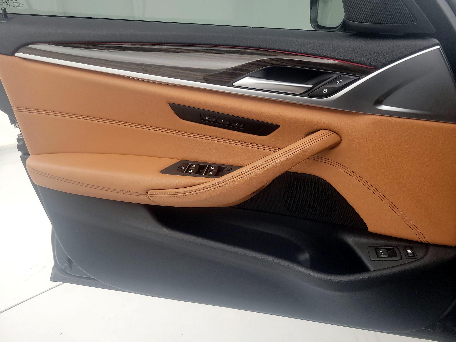 Thumbnail: 2021 BMW 5 Series - 12
