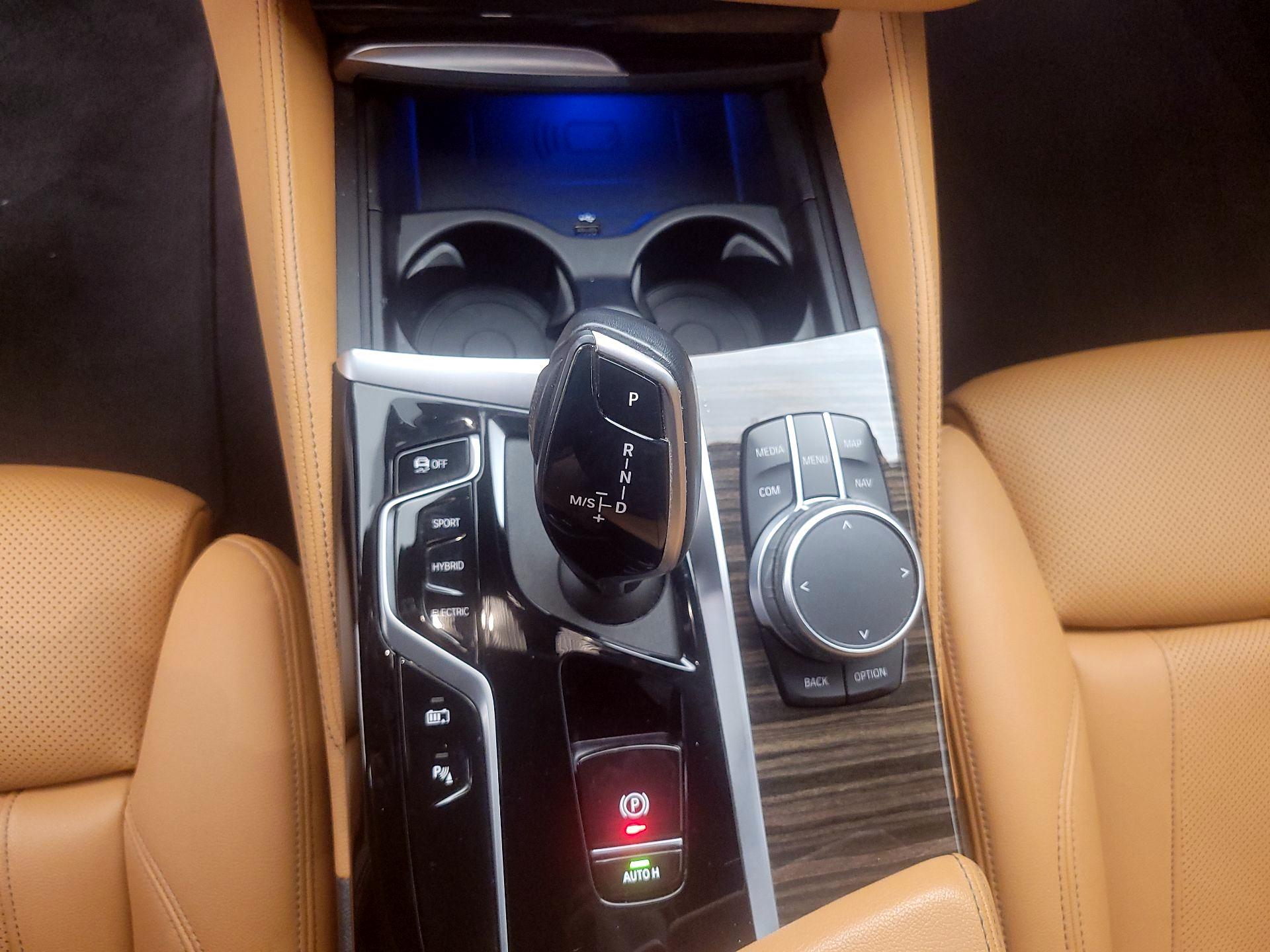 Thumbnail: 2021 BMW 5 Series - 18