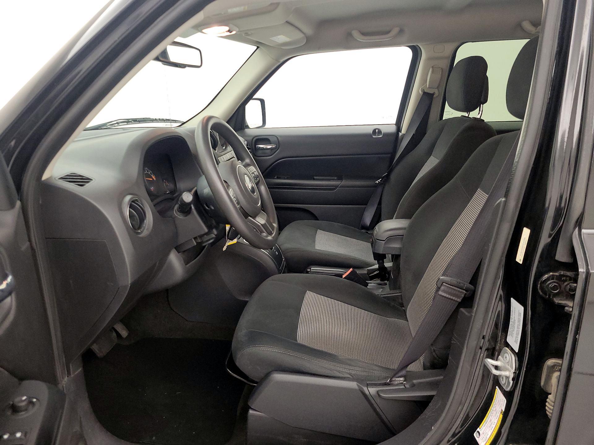 Thumbnail: 2015 Jeep Patriot - 11