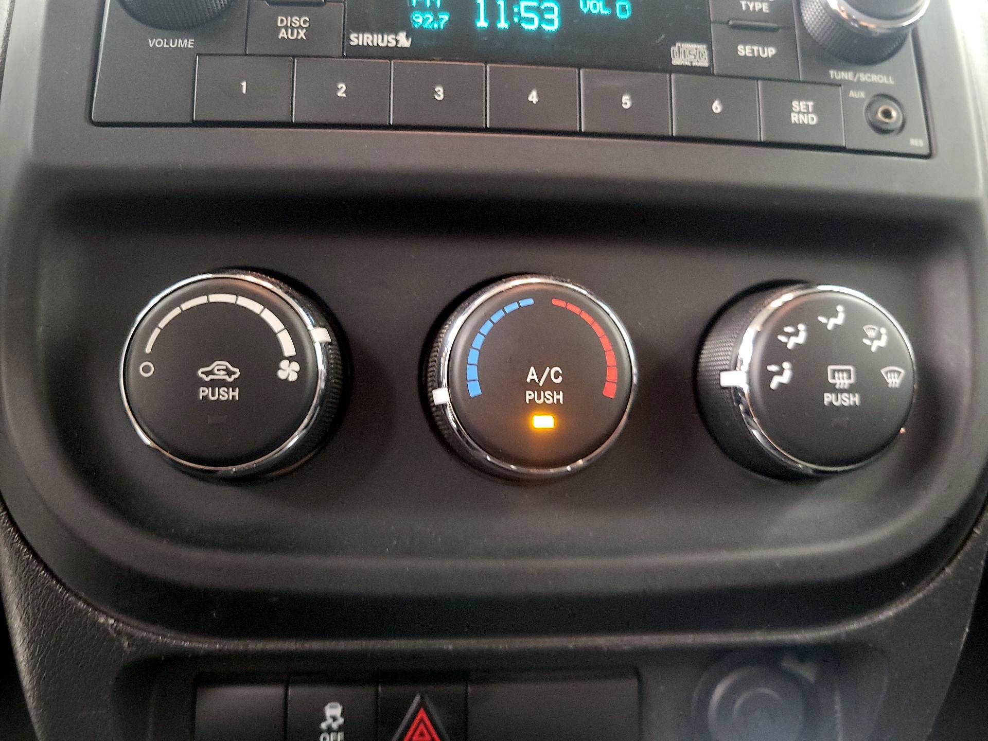 Thumbnail: 2015 Jeep Patriot - 14