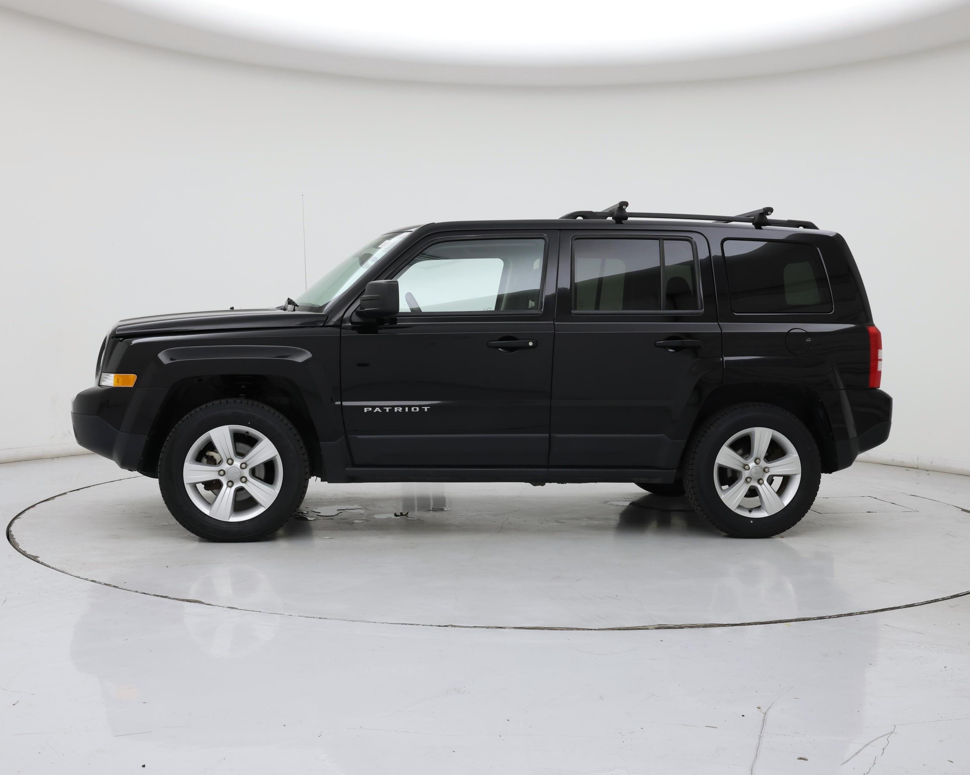 Thumbnail: 2015 Jeep Patriot - 3