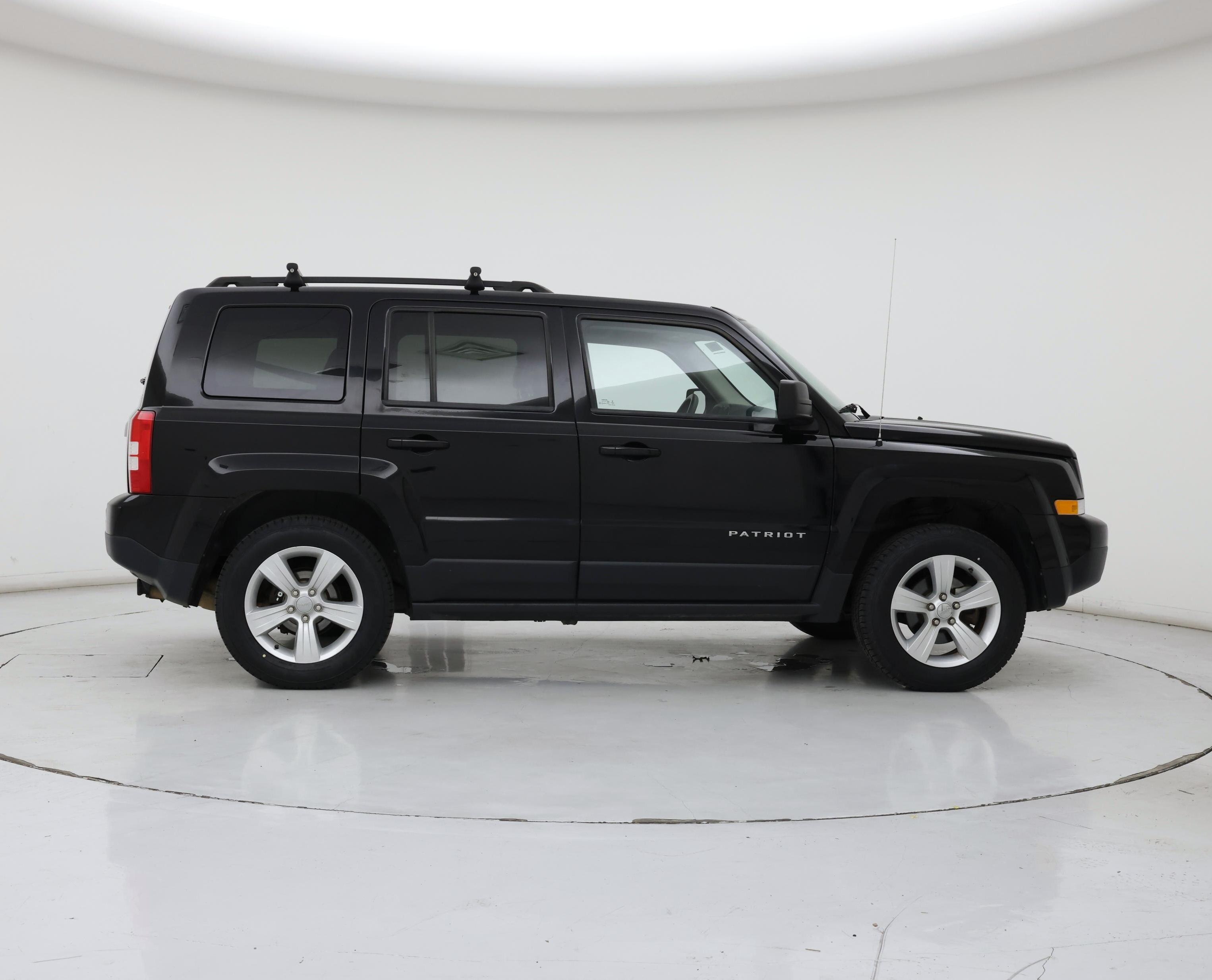 Thumbnail: 2015 Jeep Patriot - 7