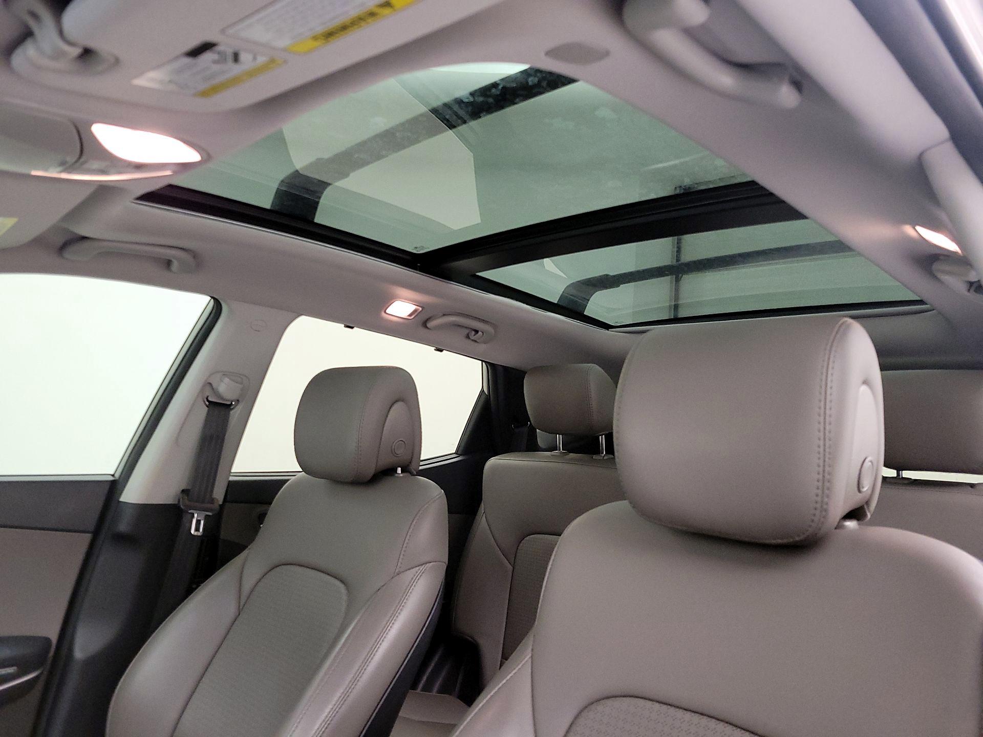 Thumbnail: 2016 Hyundai Santa Fe - 20