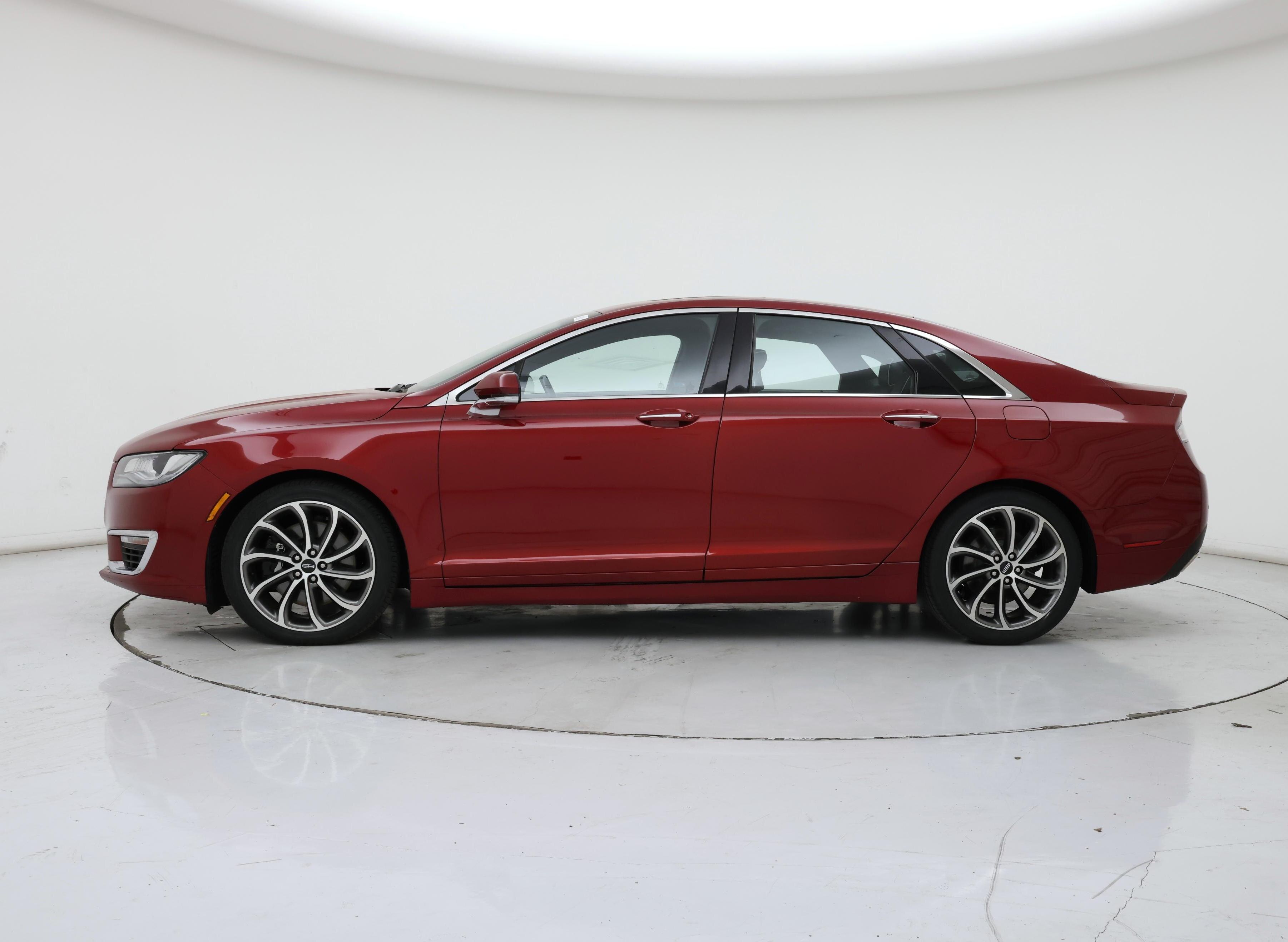 Thumbnail: 2018 Lincoln MKZ - 3
