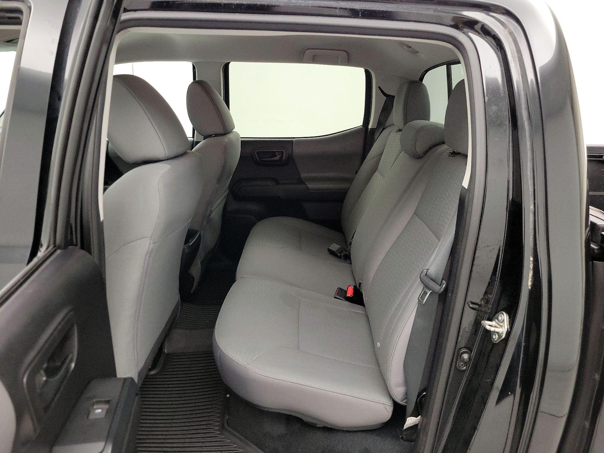 Thumbnail: 2019 Toyota Tacoma - 19