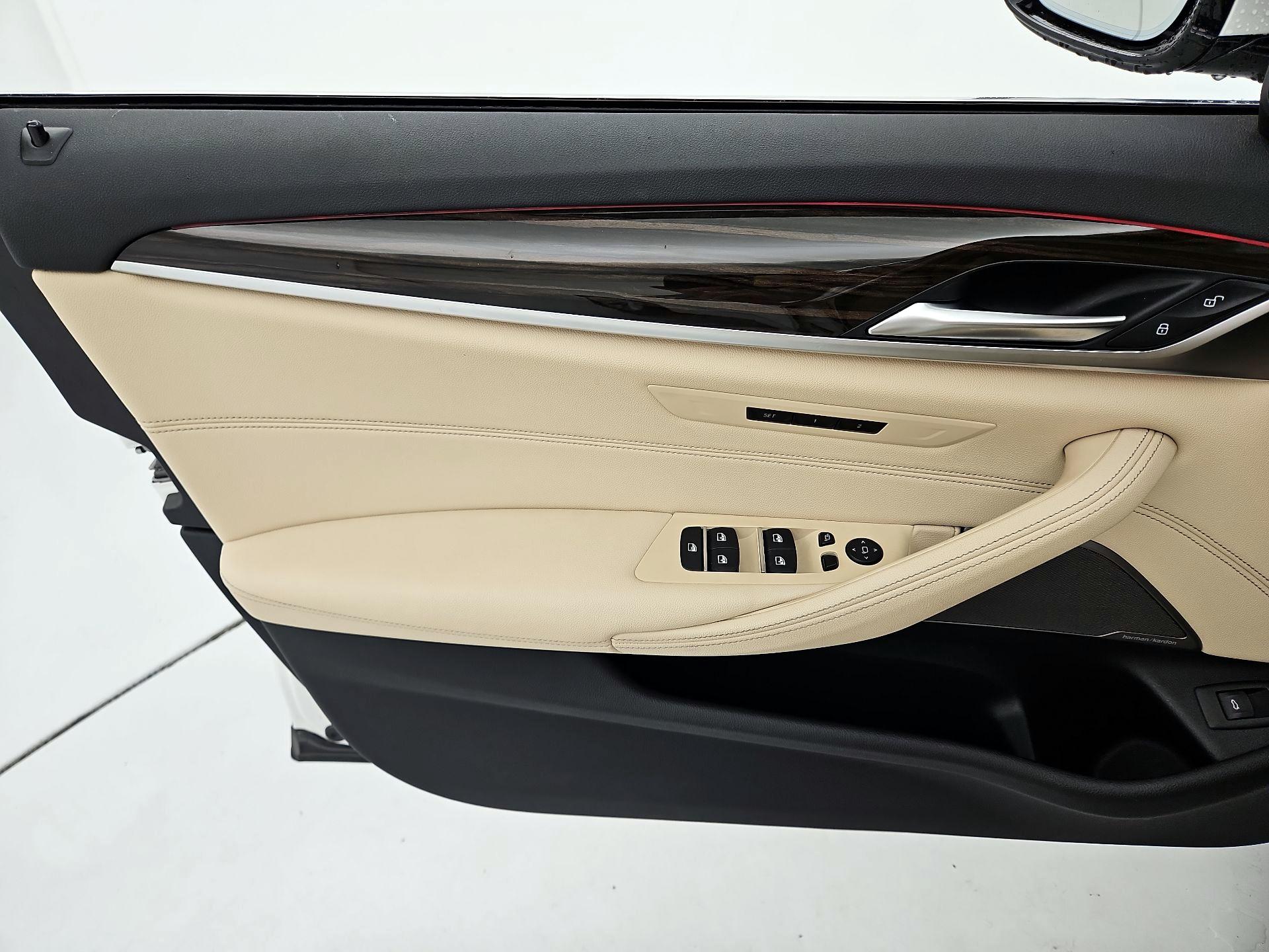 Thumbnail: 2022 BMW 5 Series - 12