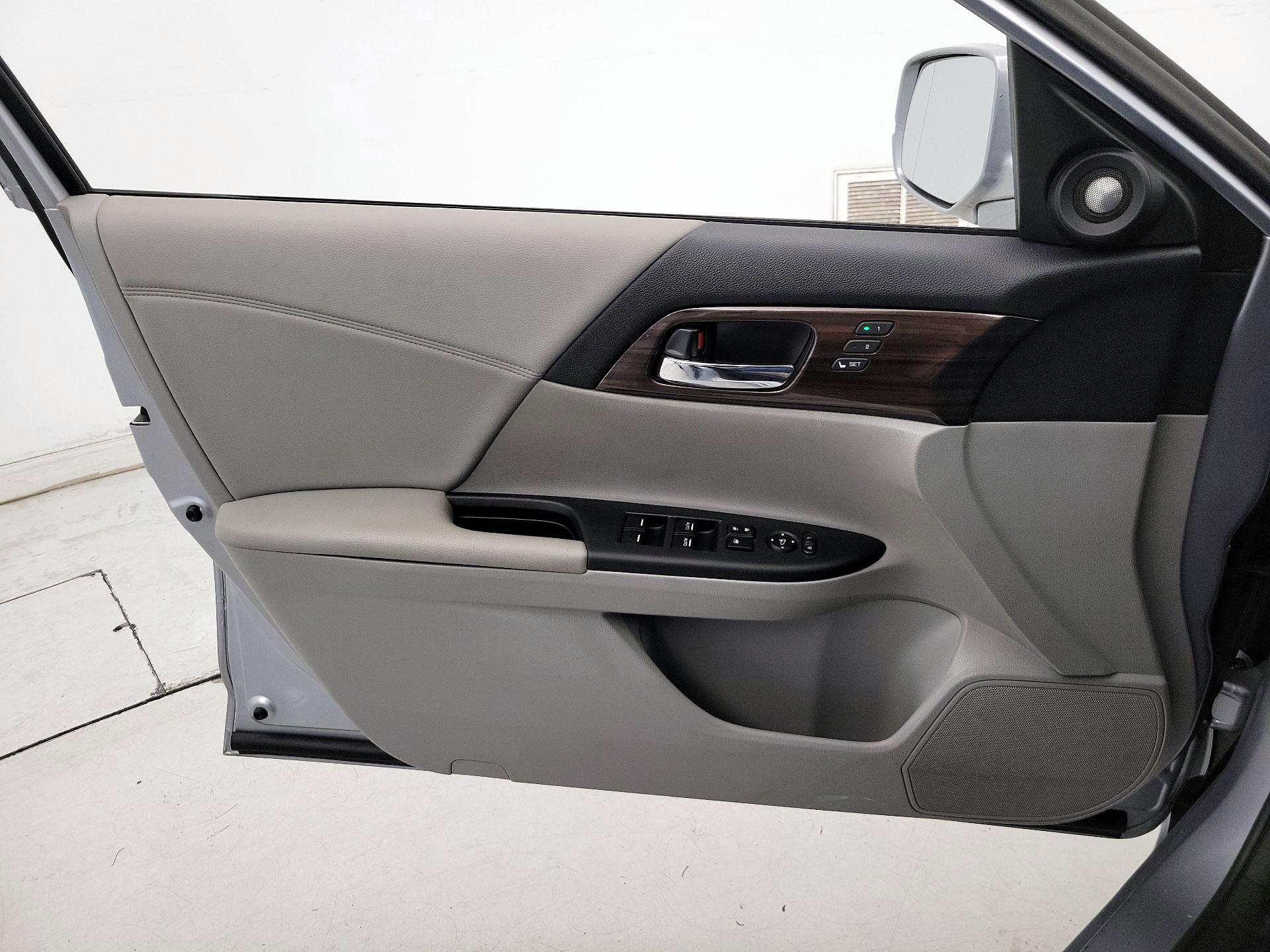 Thumbnail: 2016 Honda Accord - 12