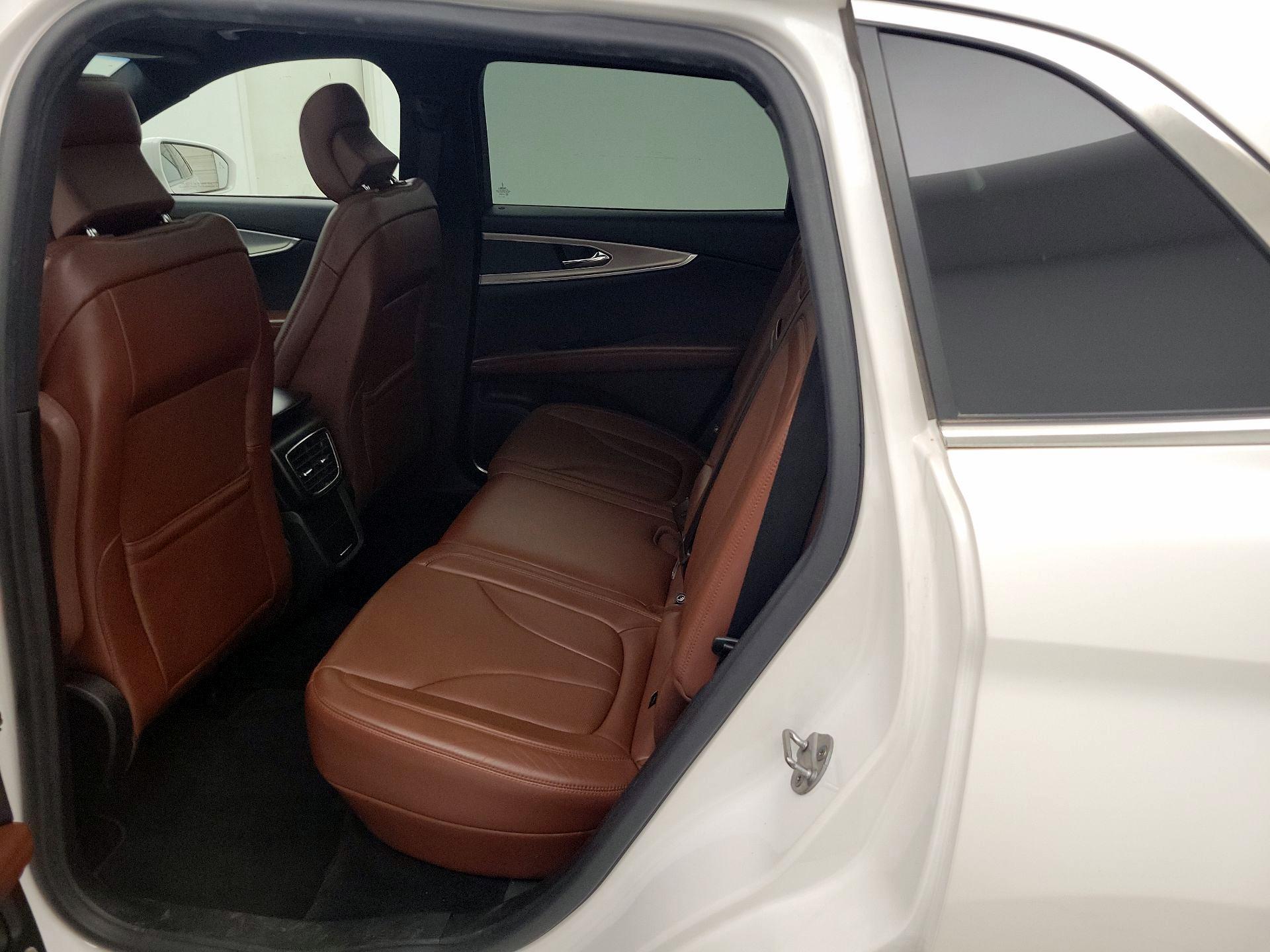 Thumbnail: 2016 Lincoln MKX - 20