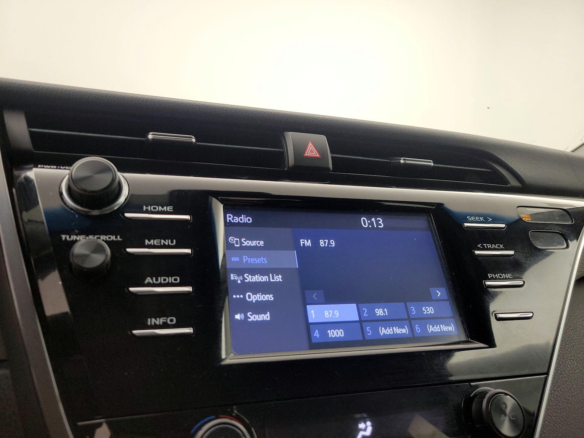 Thumbnail: 2018 Toyota Camry - 15