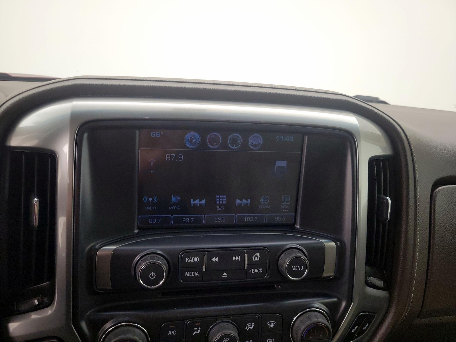 2017 Chevrolet Silverado 1500 LTZ - Photo 16