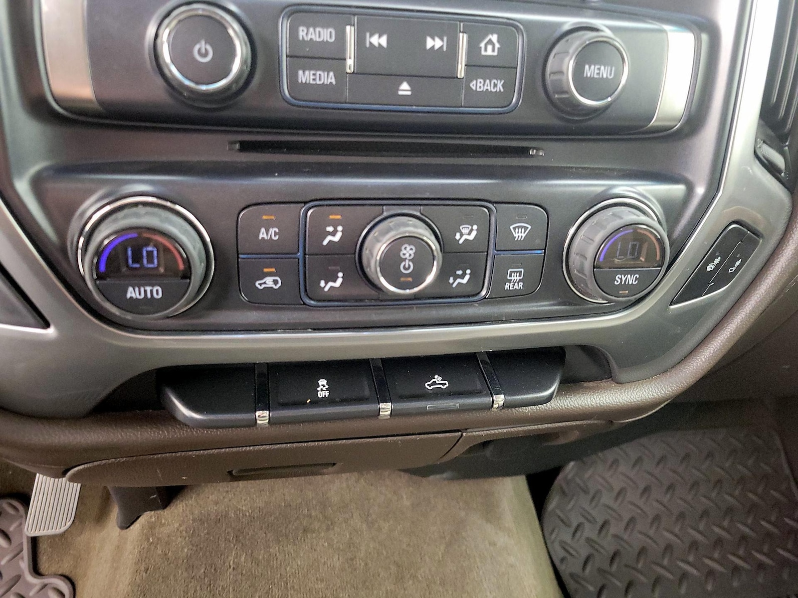 2017 Chevrolet Silverado 1500 LTZ - Photo 17