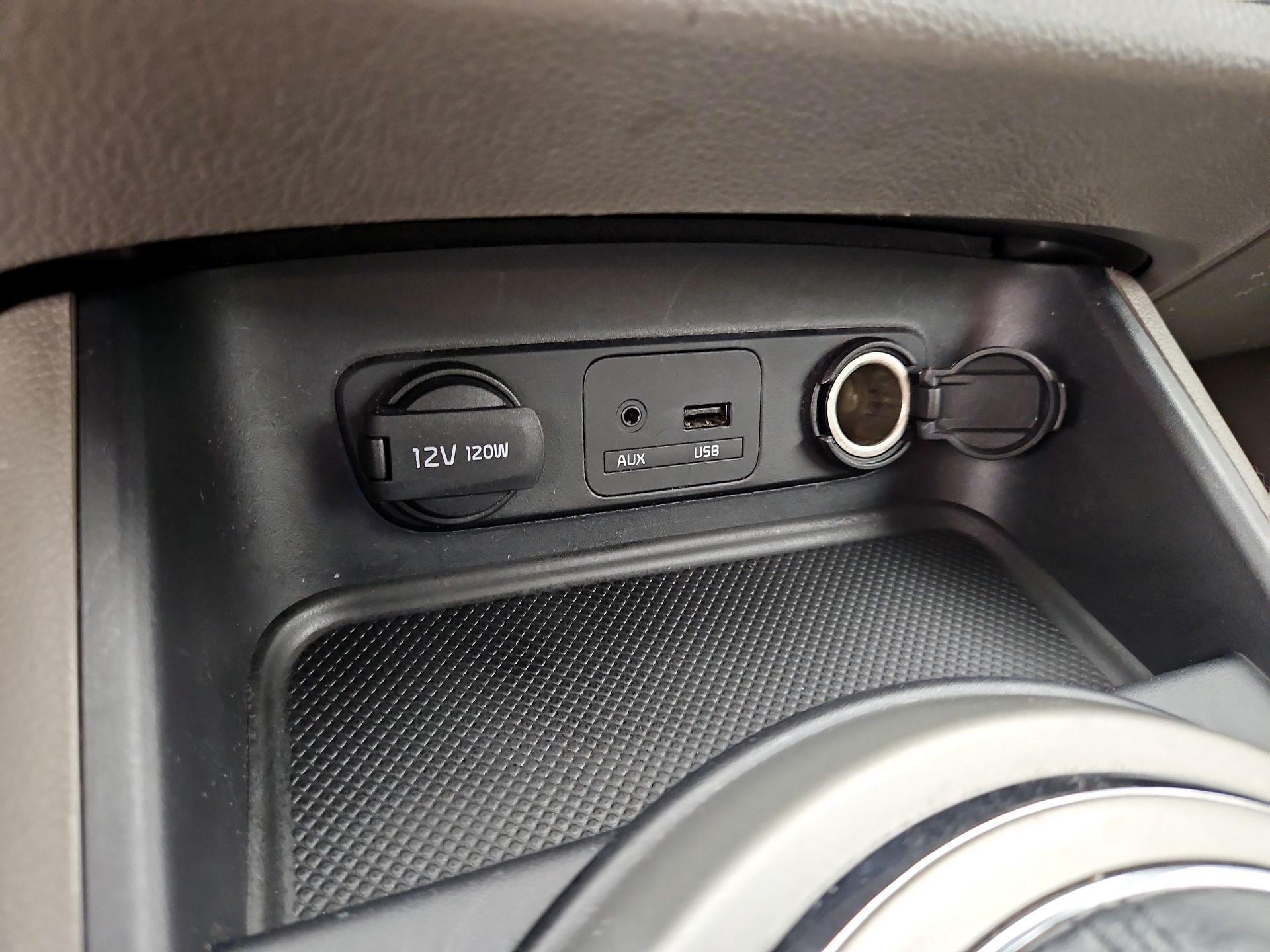 Thumbnail: 2014 Kia Sportage - 17