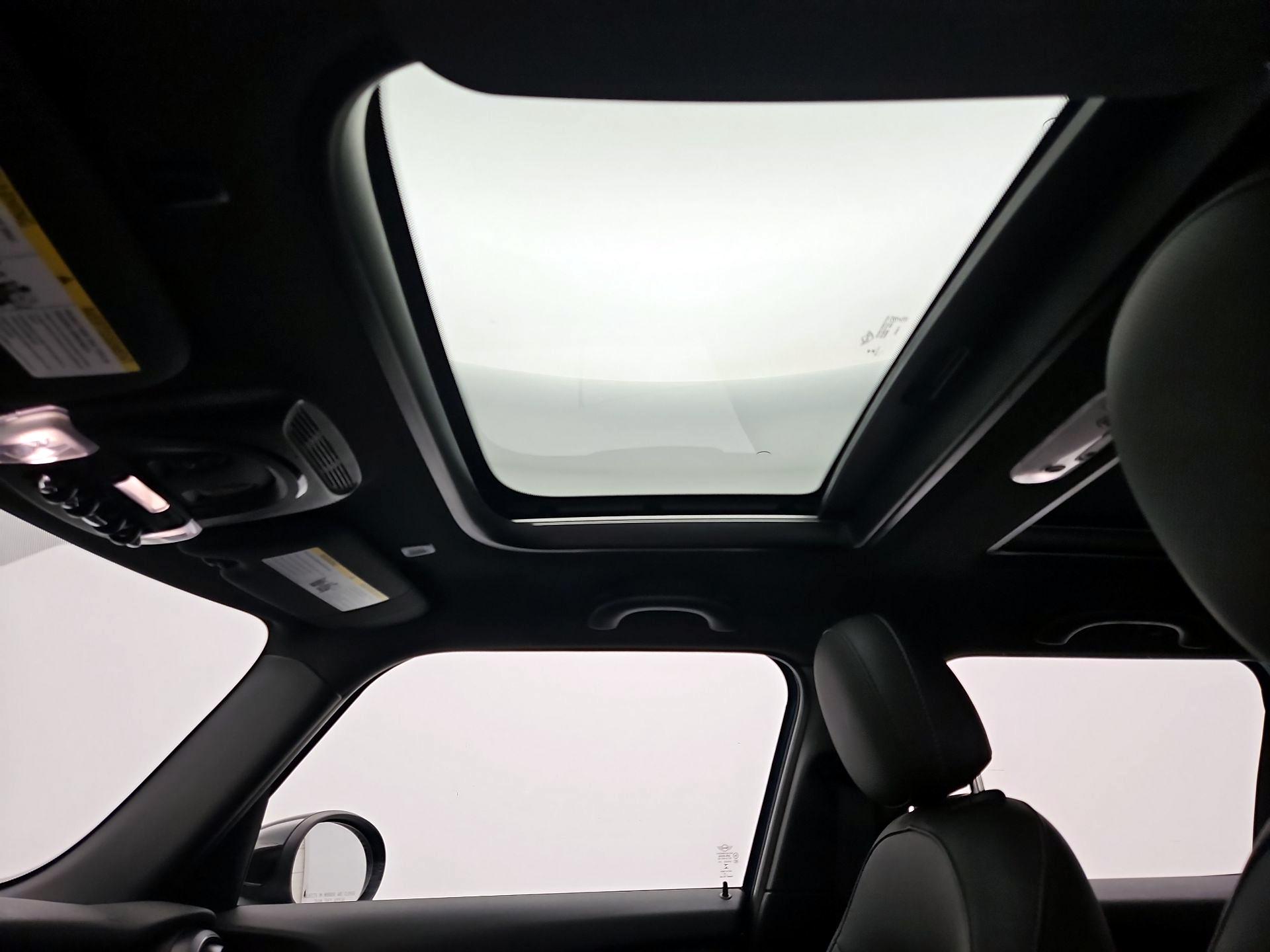 Thumbnail: 2022 MINI Cooper Hardtop - 19