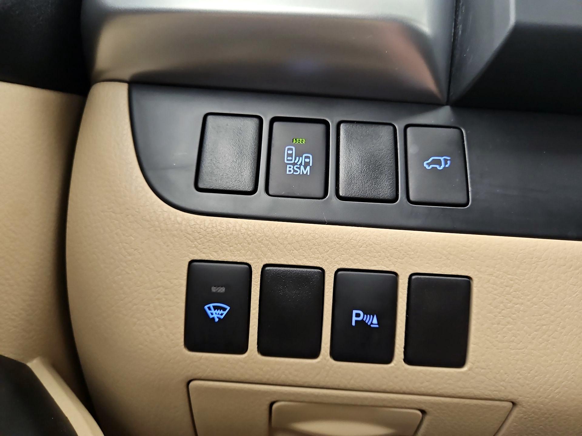 Thumbnail: 2014 Toyota Highlander - 13