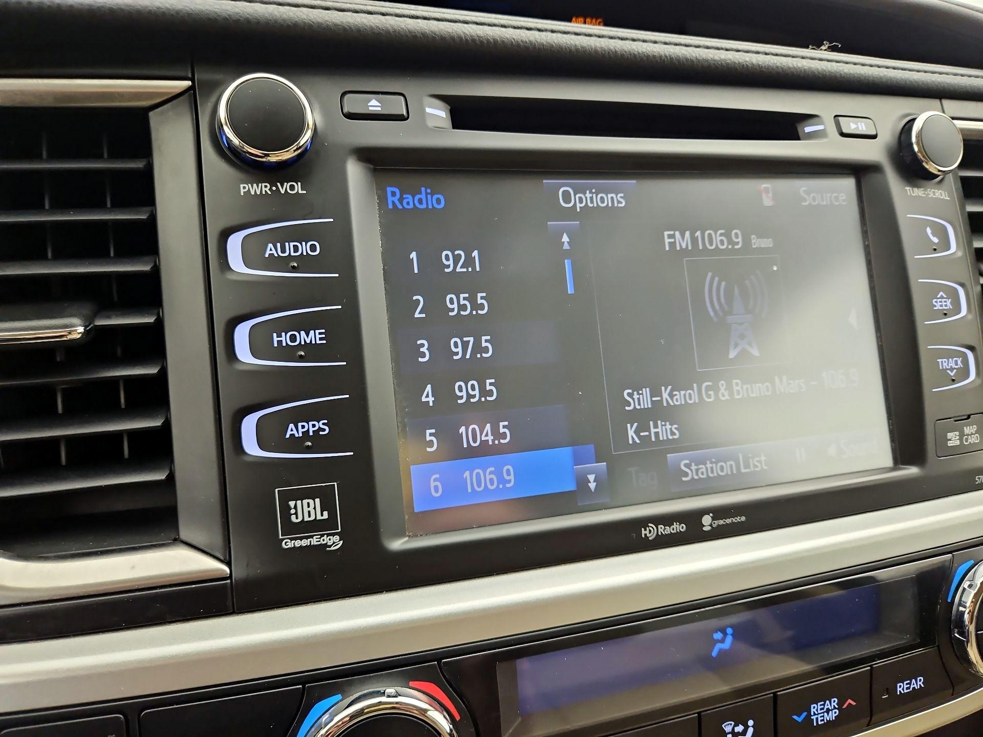 Thumbnail: 2014 Toyota Highlander - 16