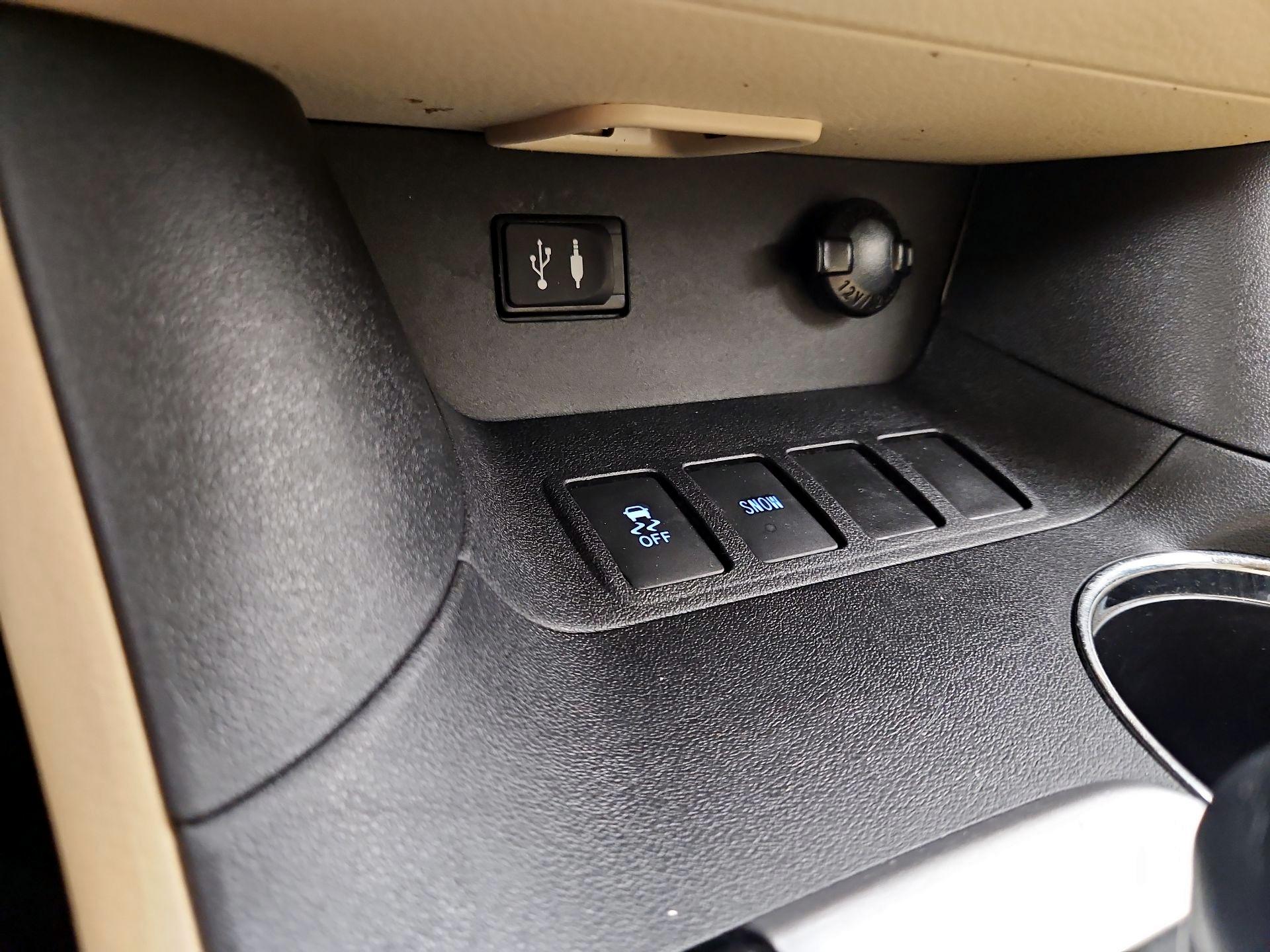 Thumbnail: 2014 Toyota Highlander - 19