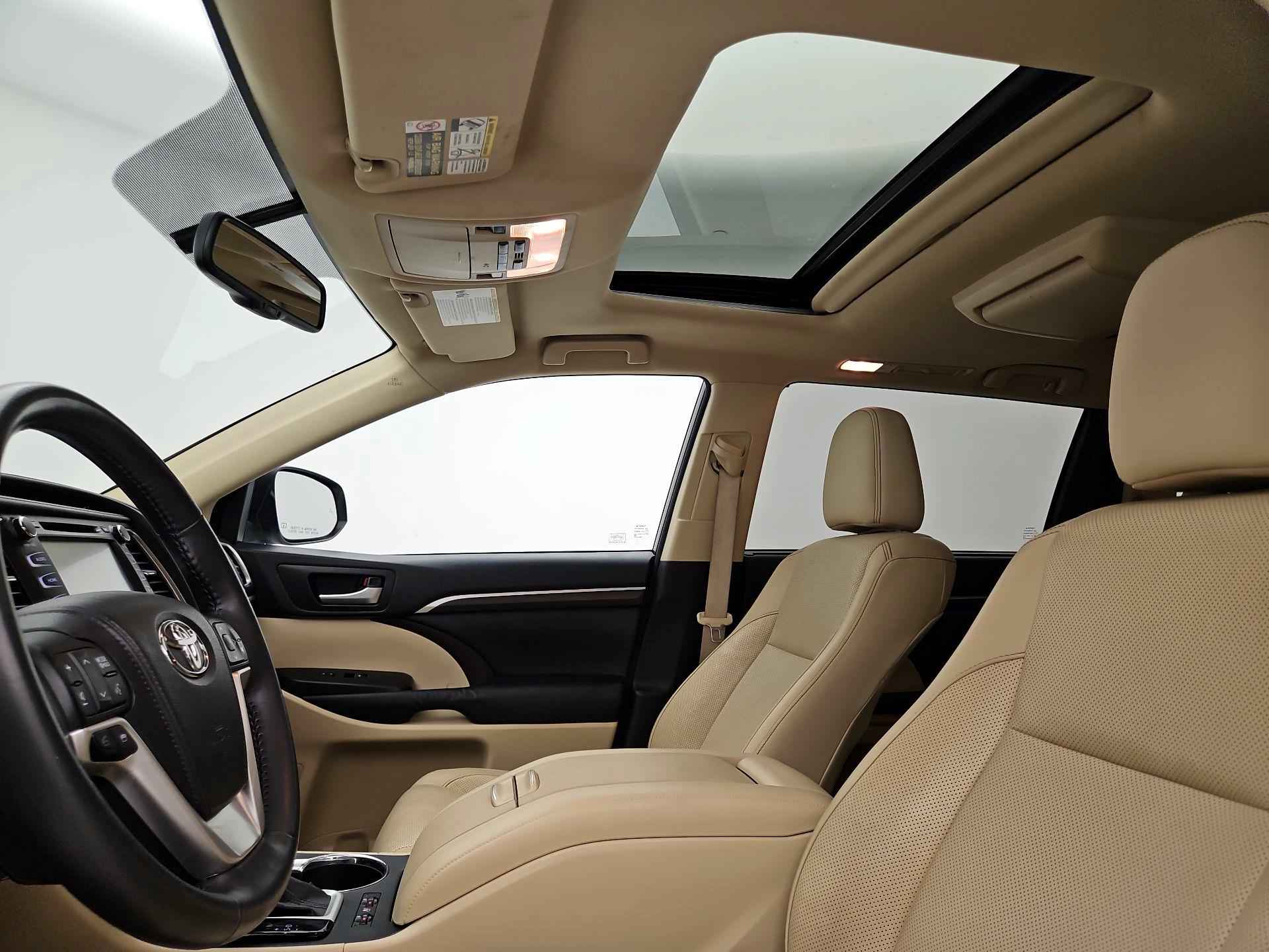 Thumbnail: 2014 Toyota Highlander - 20