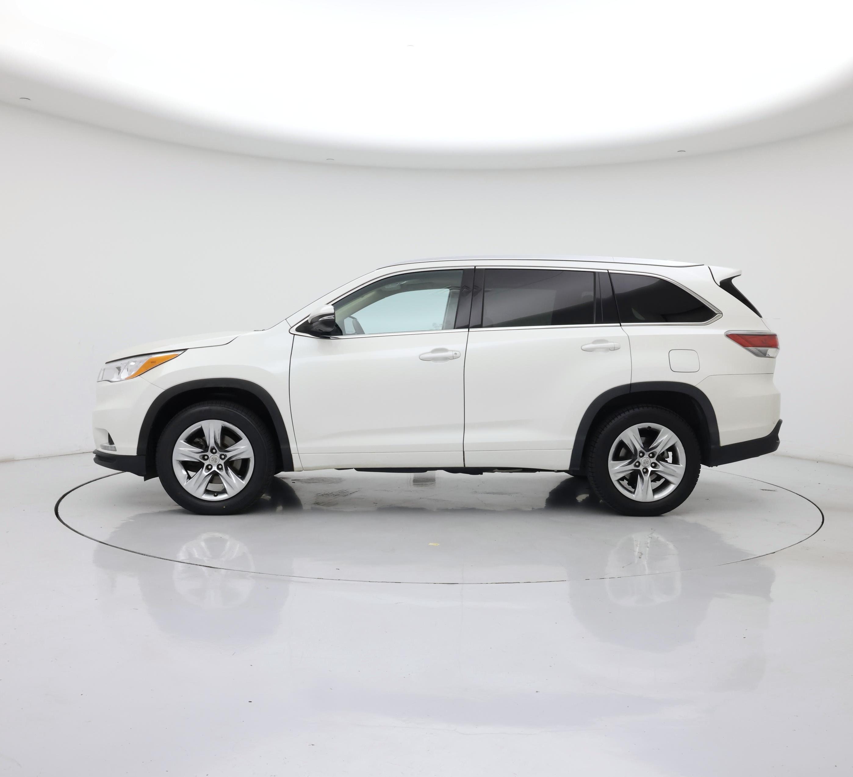 Thumbnail: 2014 Toyota Highlander - 3