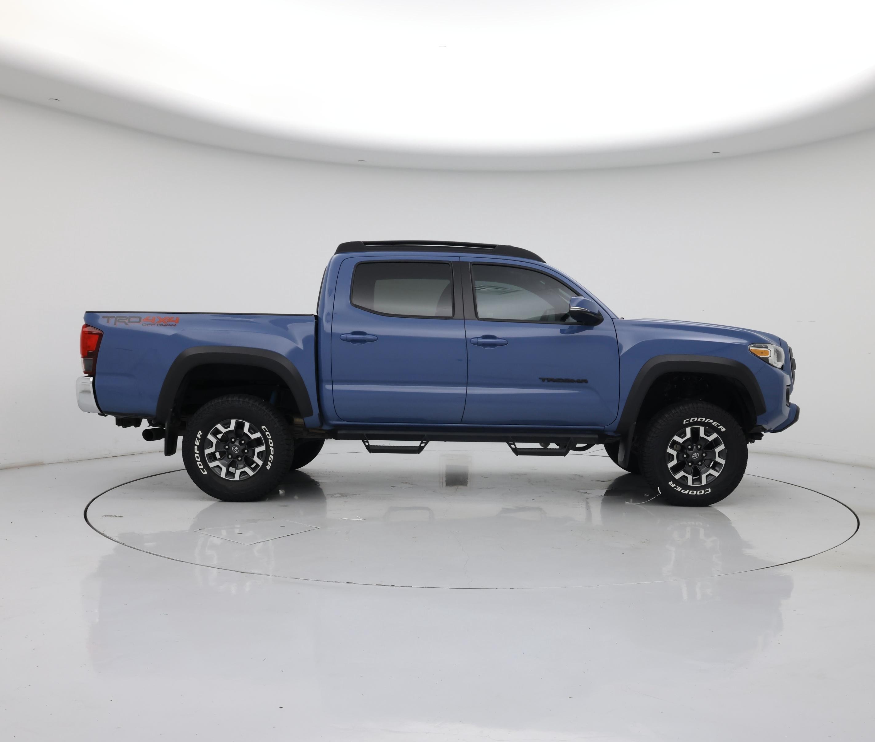 Thumbnail: 2019 Toyota Tacoma - 7