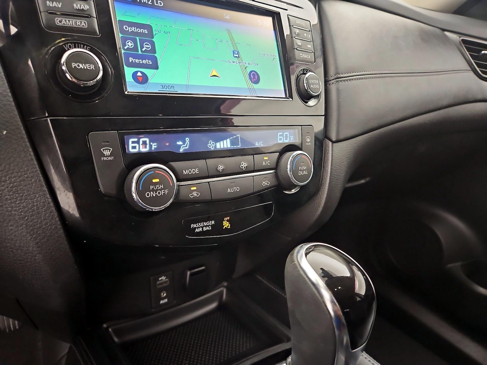 2017 Nissan Rogue SL - Photo 18