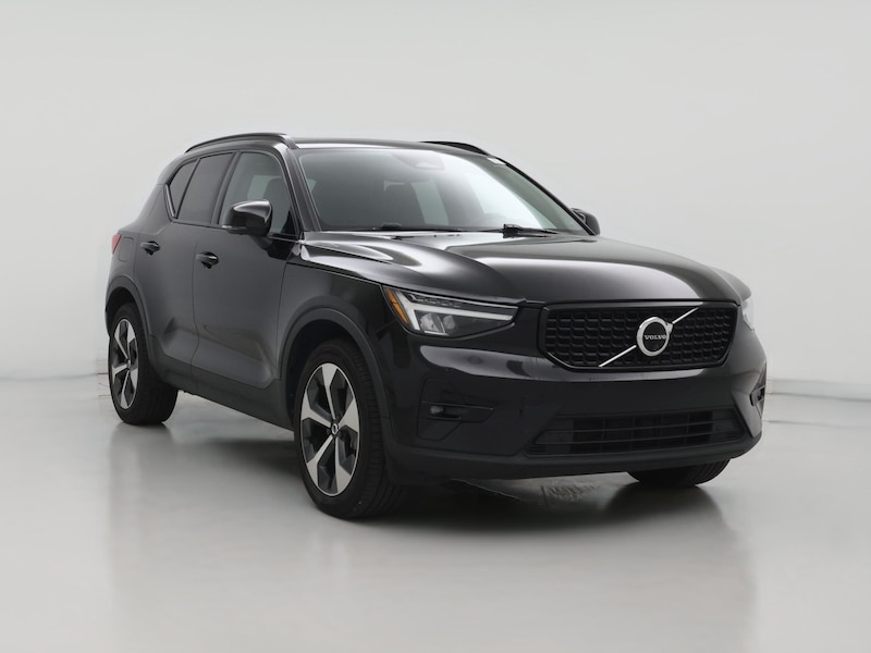 2023 Volvo XC40 B4 Ultimate Dark Theme