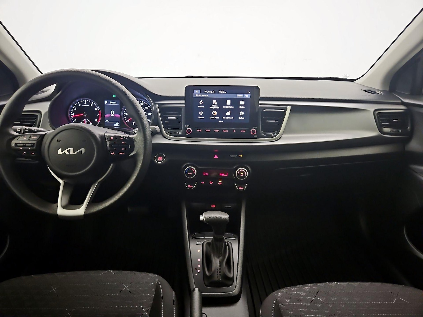 2023 Kia Rio 5-Door S - Photo 10