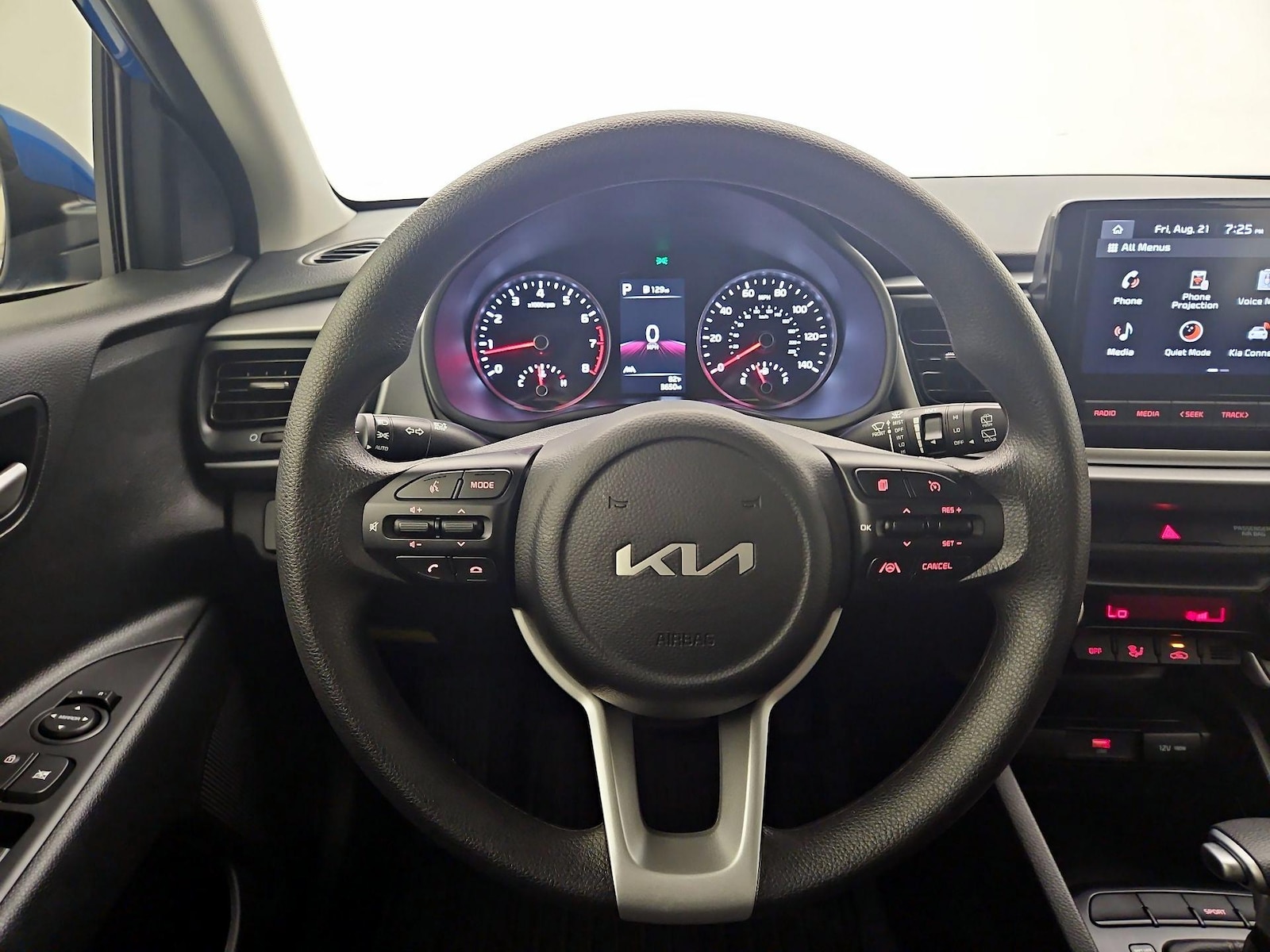 2023 Kia Rio 5-Door S - Photo 11
