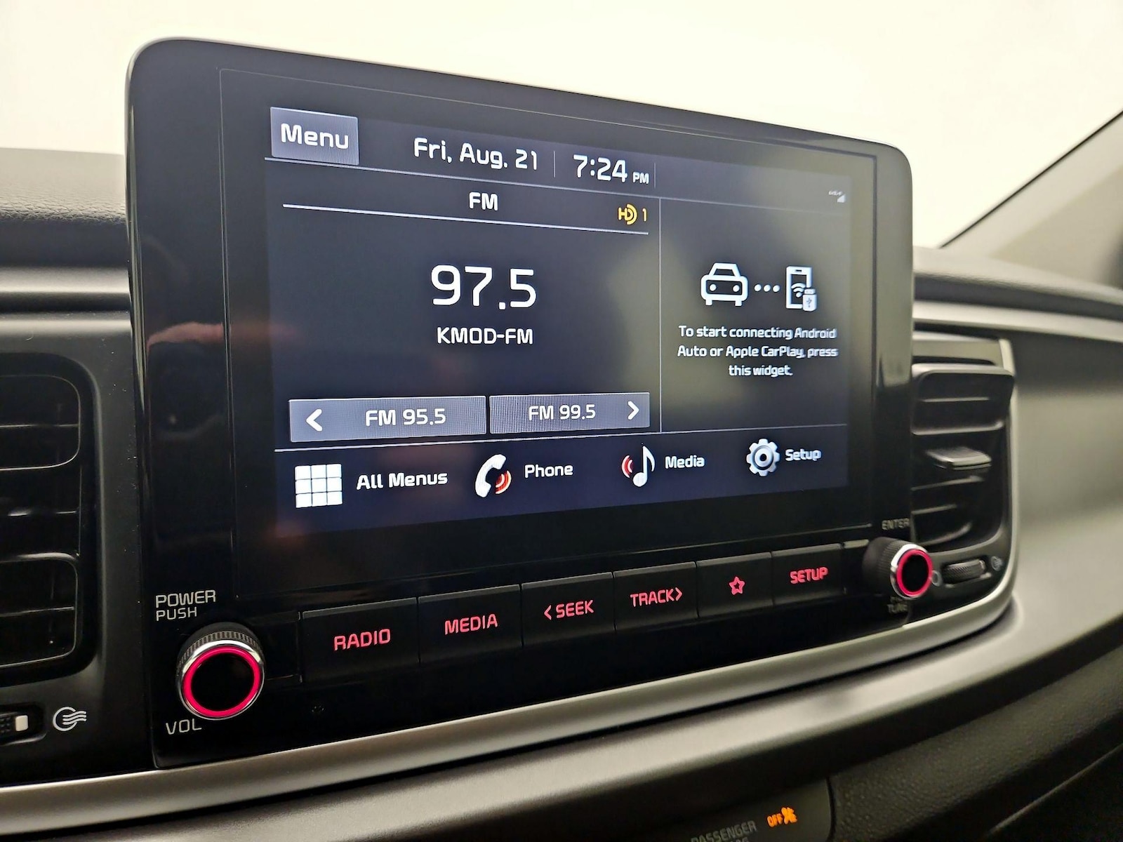 2023 Kia Rio 5-Door S - Photo 16