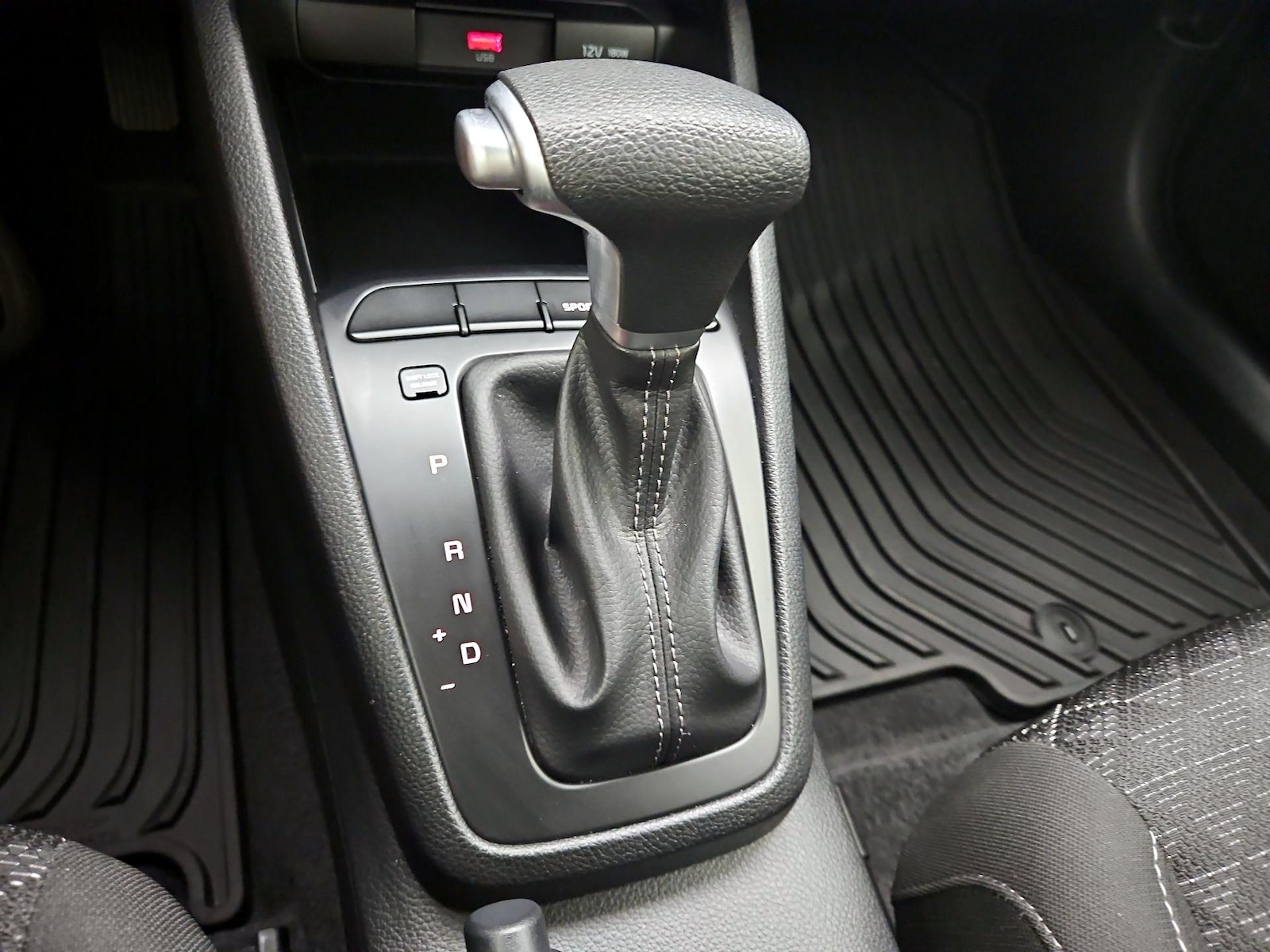 2023 Kia Rio 5-Door S - Photo 18