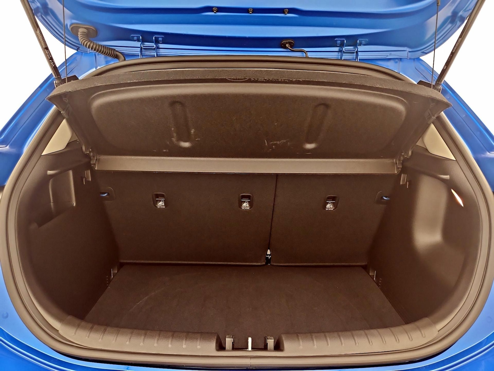 2023 Kia Rio 5-Door S - Photo 21